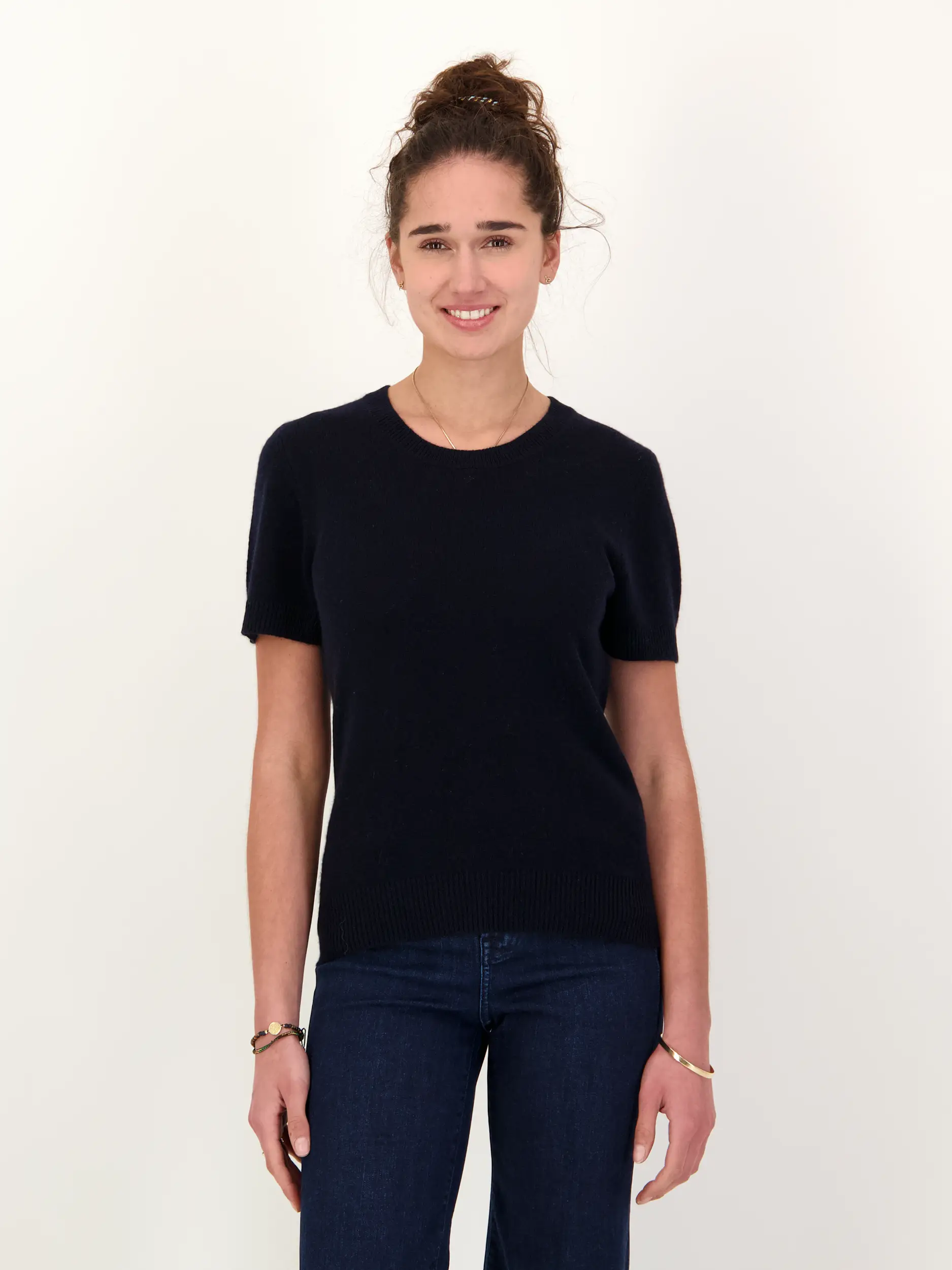 Pullover Kurzarm - Artikel Vorderseite getragen von einem Modell - Farbe: Blau