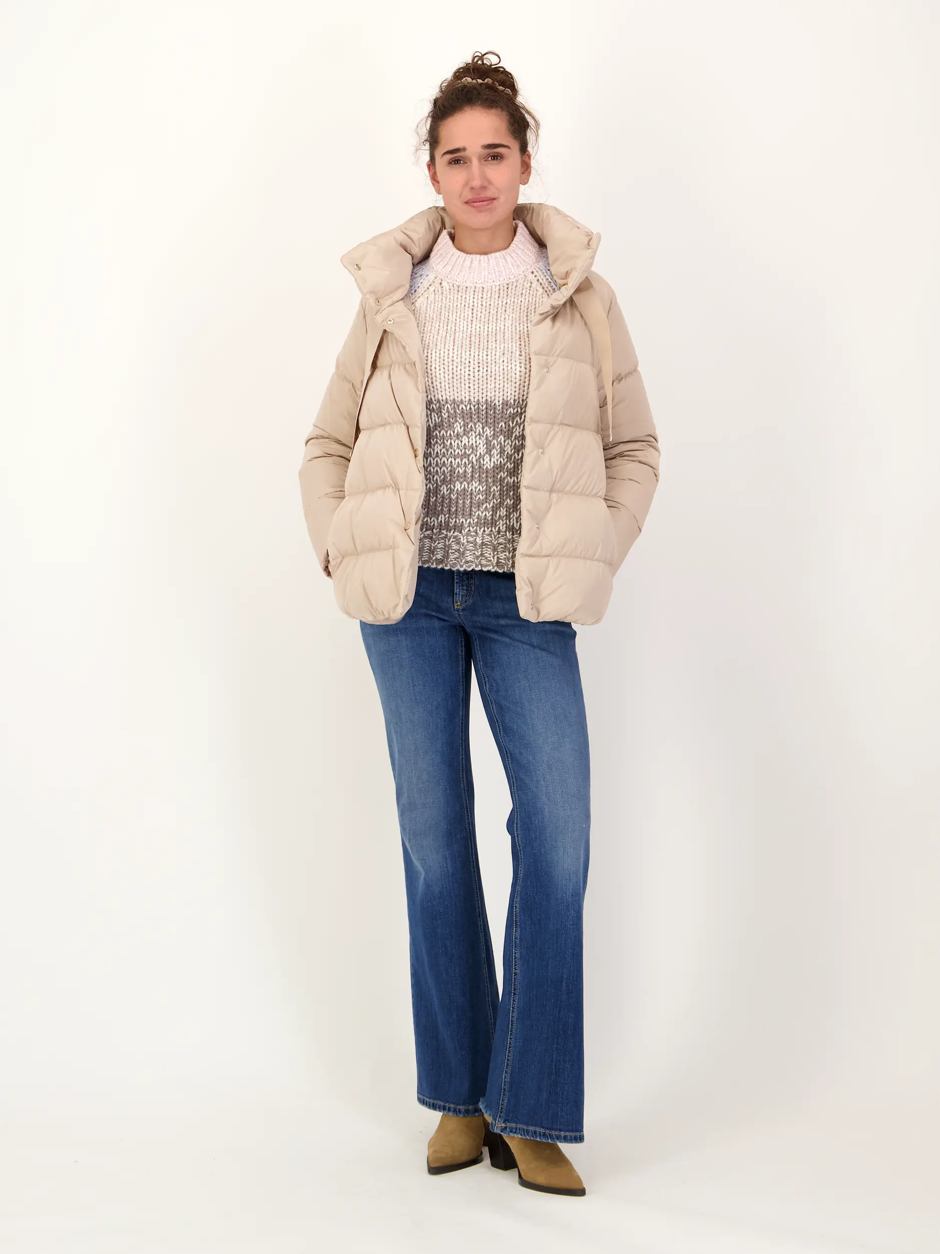Gemusterter Pullover 'Ace' aus Wolle langarm - Artikel Teil eines Outfits getragen von einem Modell - Farbe: Braun