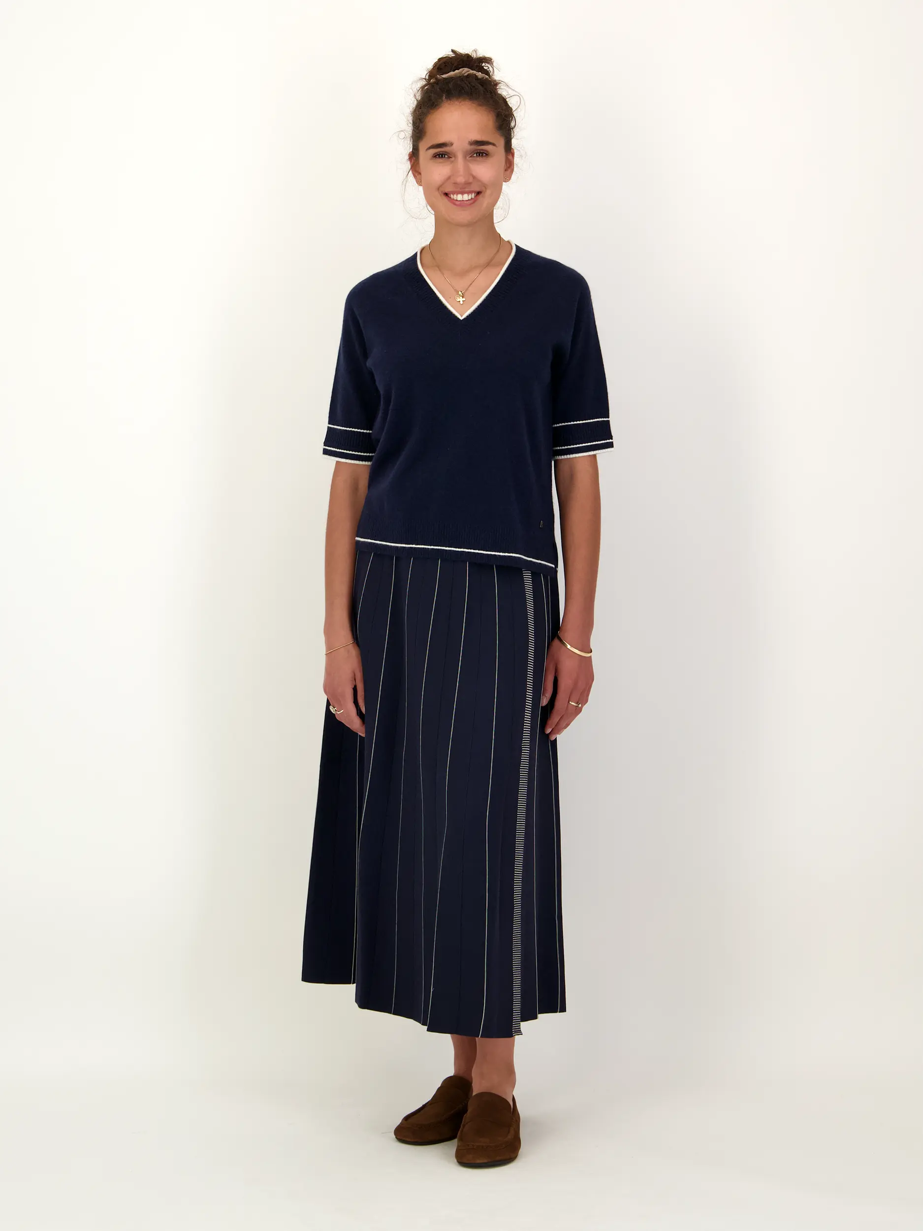 Midirock 'Beverly' - Artikel Teil eines Outfits getragen von einem Modell