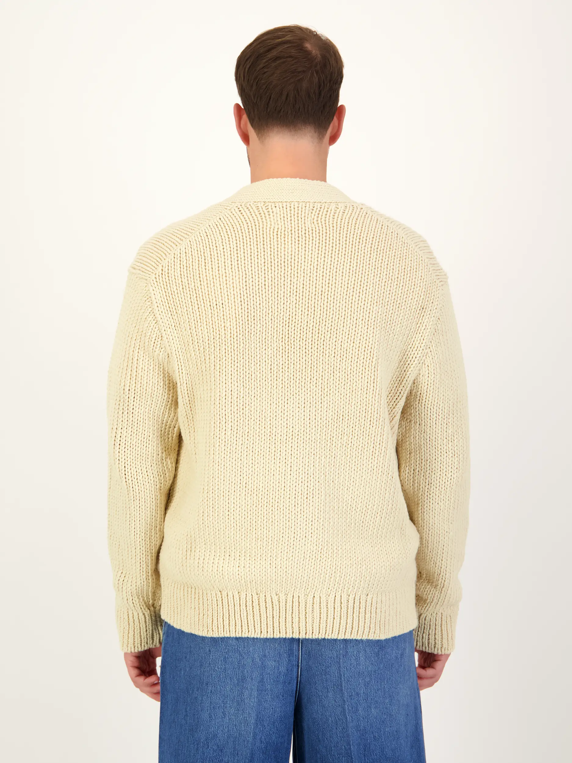 Strickjacke 'Mikaflower' - Artikel Rückseite getragen von einem Modell - Farbe: Beige