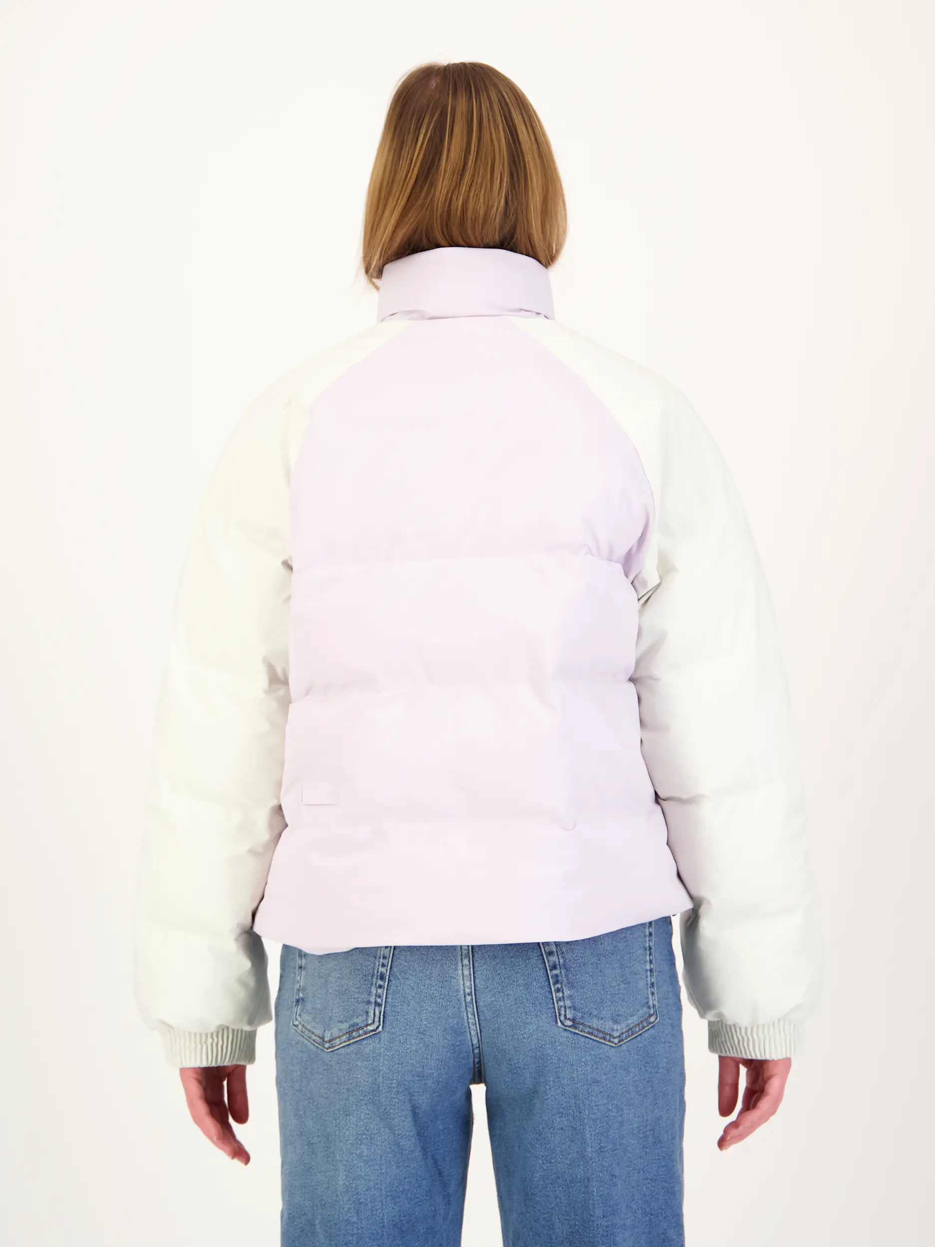 Jacke 'Agasga' - Artikel Rückseite getragen von einem Modell - Farbe: Creme