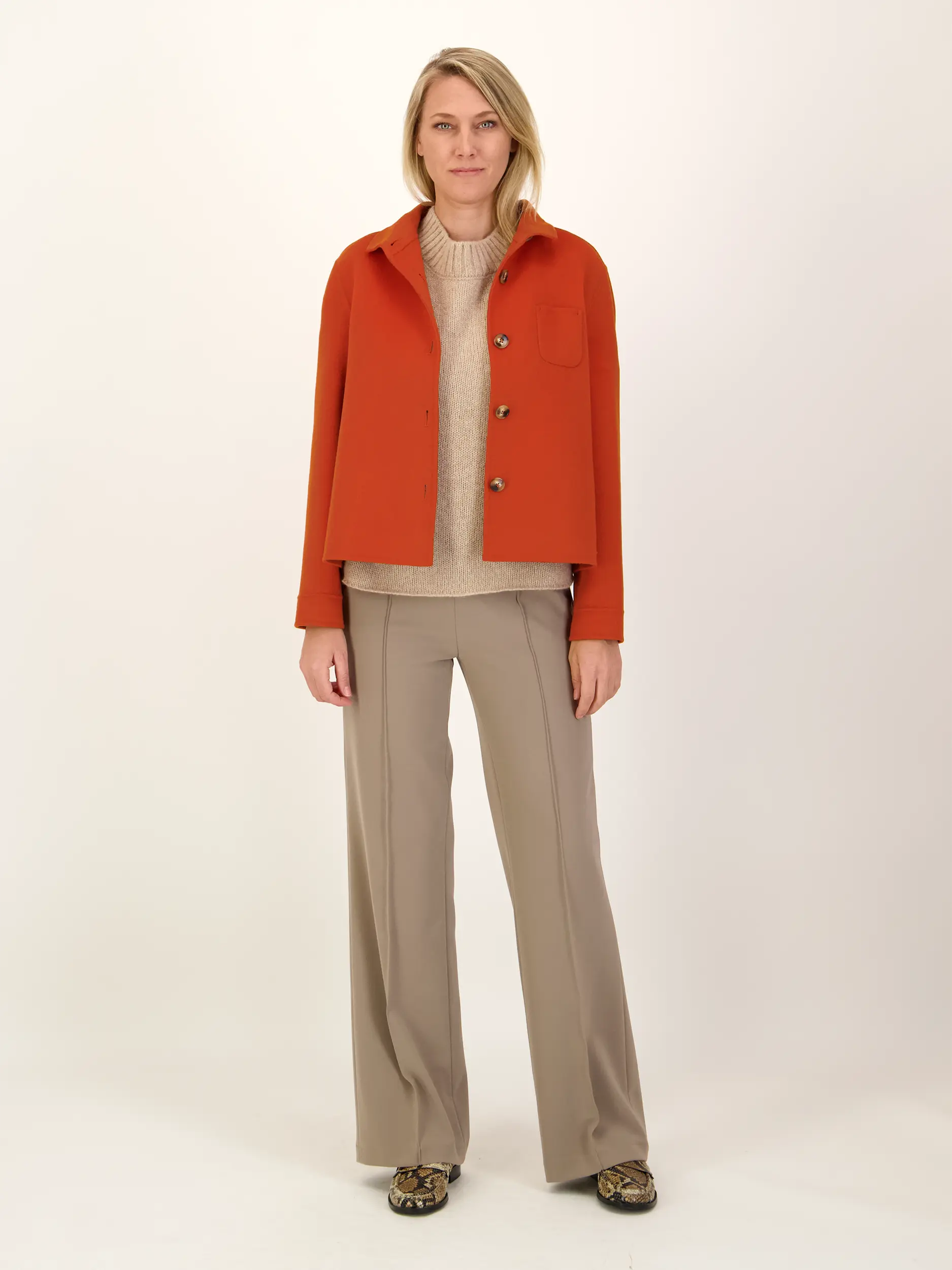 Pullover aus Kaschmir 3/4-Arm - Artikel Teil eines Outfits getragen von einem Modell