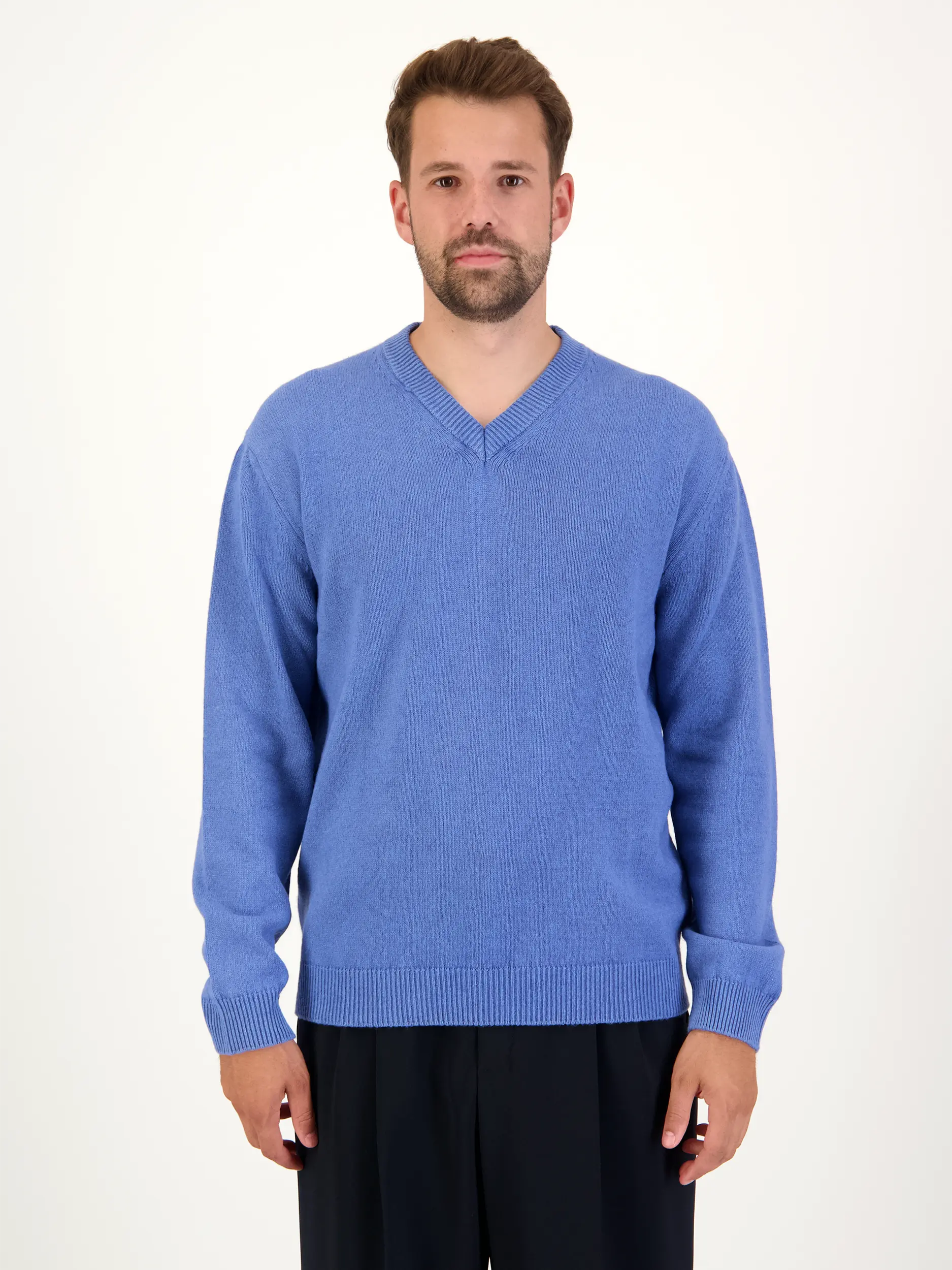 Pullover aus Kaschmir langarm - Artikel Vorderseite getragen von einem Modell - Farbe: Blau