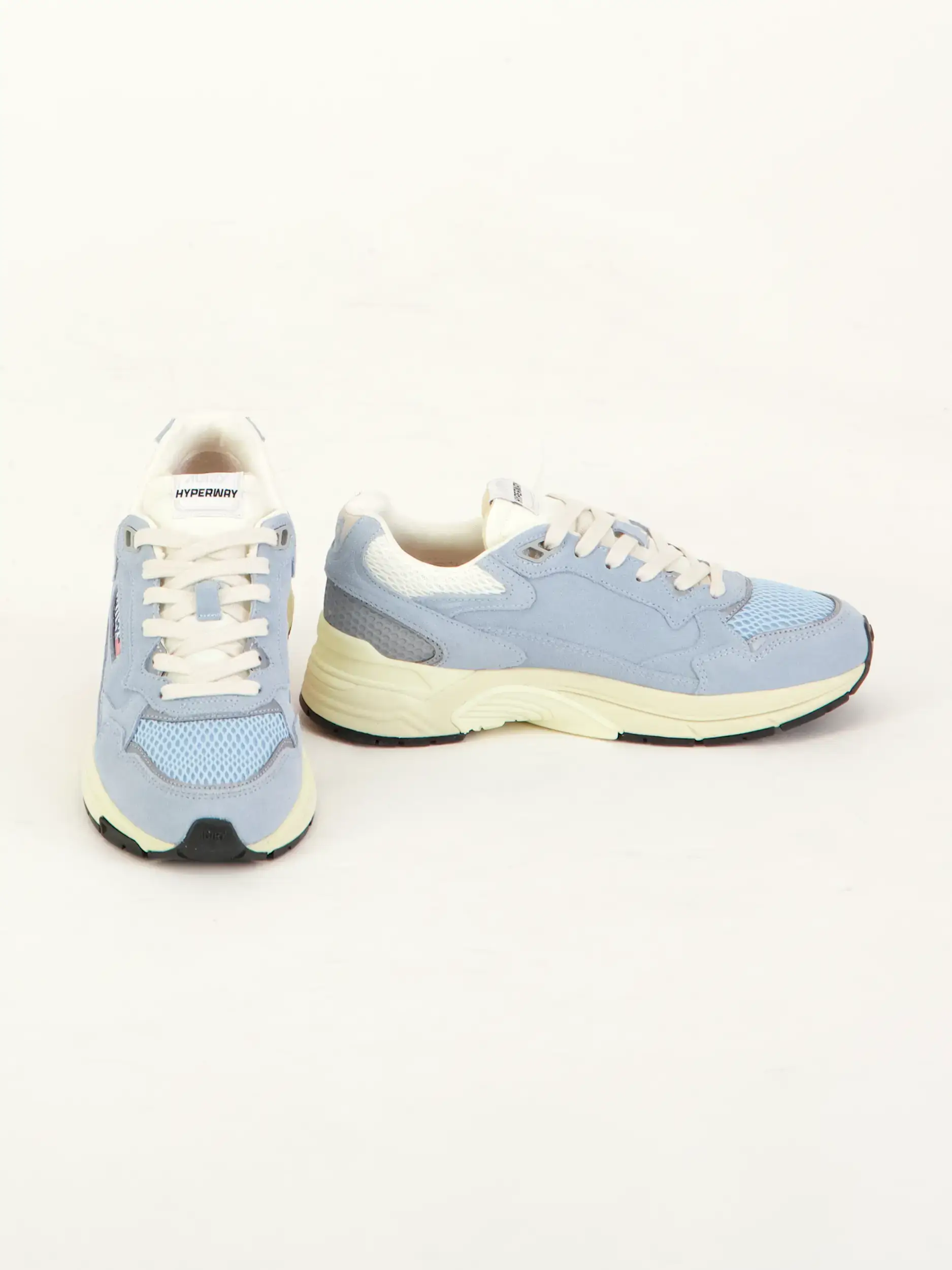 Sneaker 'Hyperway' - Artikel Vorderseite getragen von einem Modell - Farbe: Blau