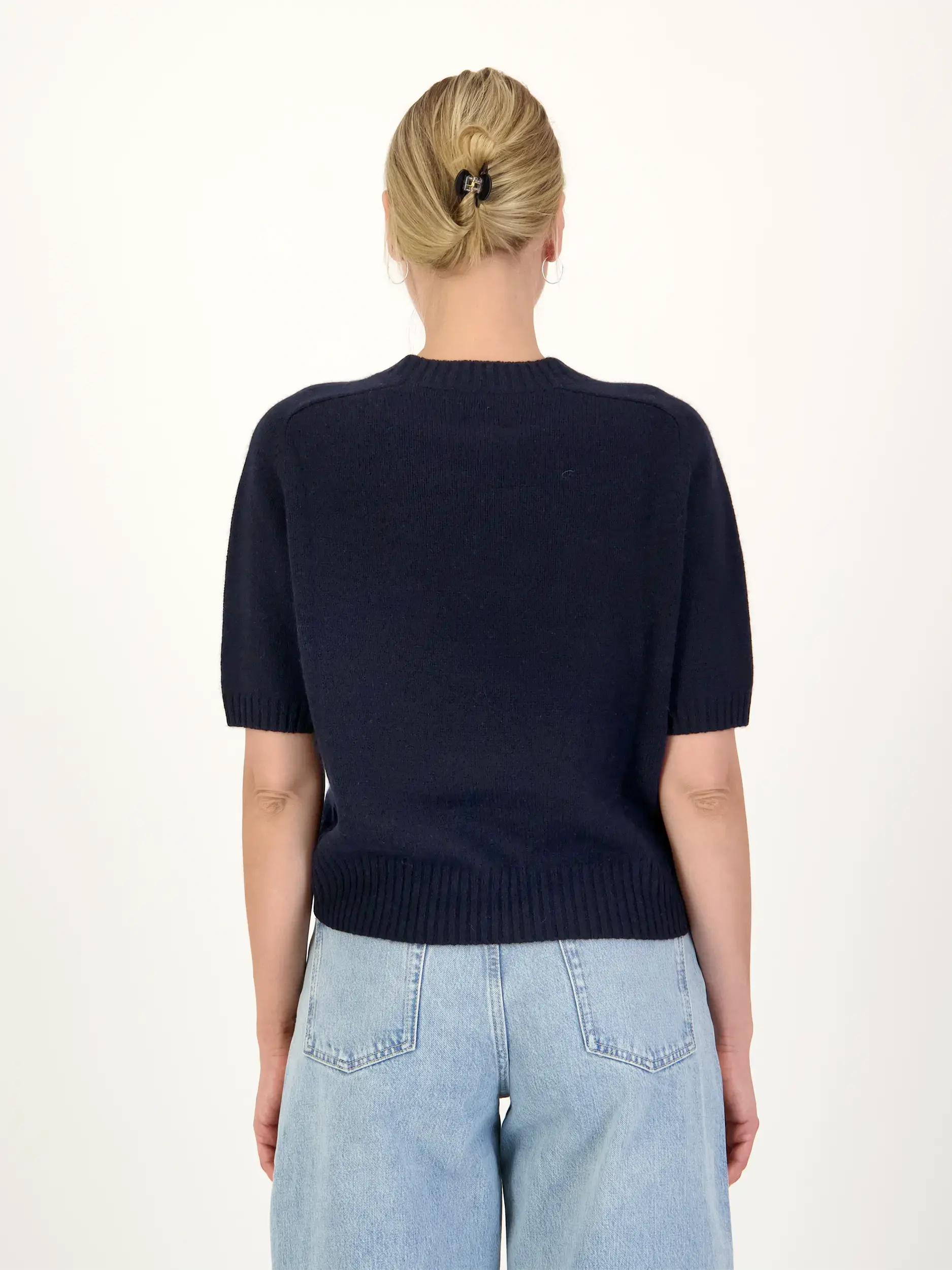 Pullover aus Kaschmir 3/4-Arm - Artikel Rückseite getragen von einem Modell - Farbe: Blau