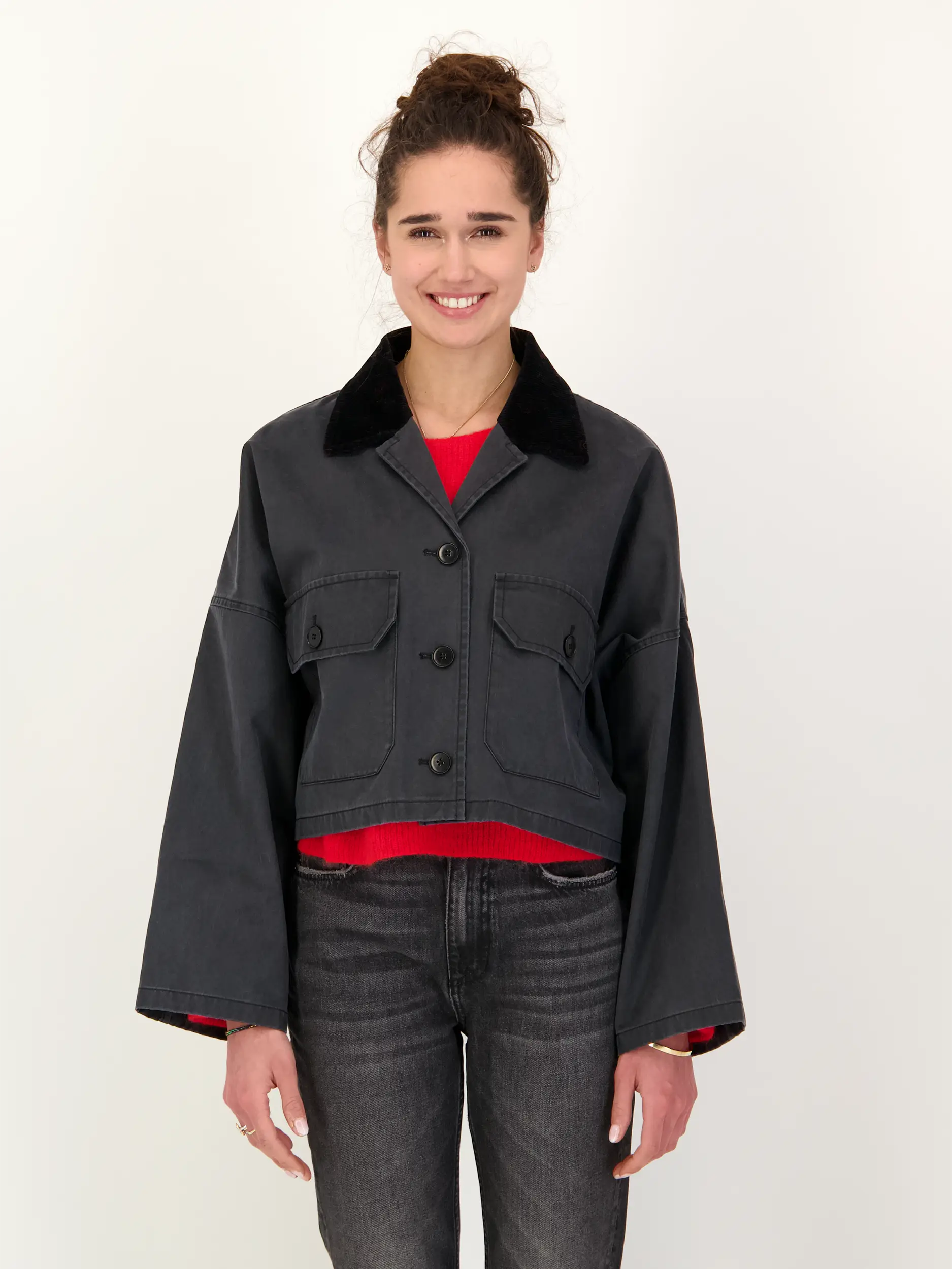 Jacke 'Marstow' - Artikel Vorderseite getragen von einem Modell - Farbe: Blau