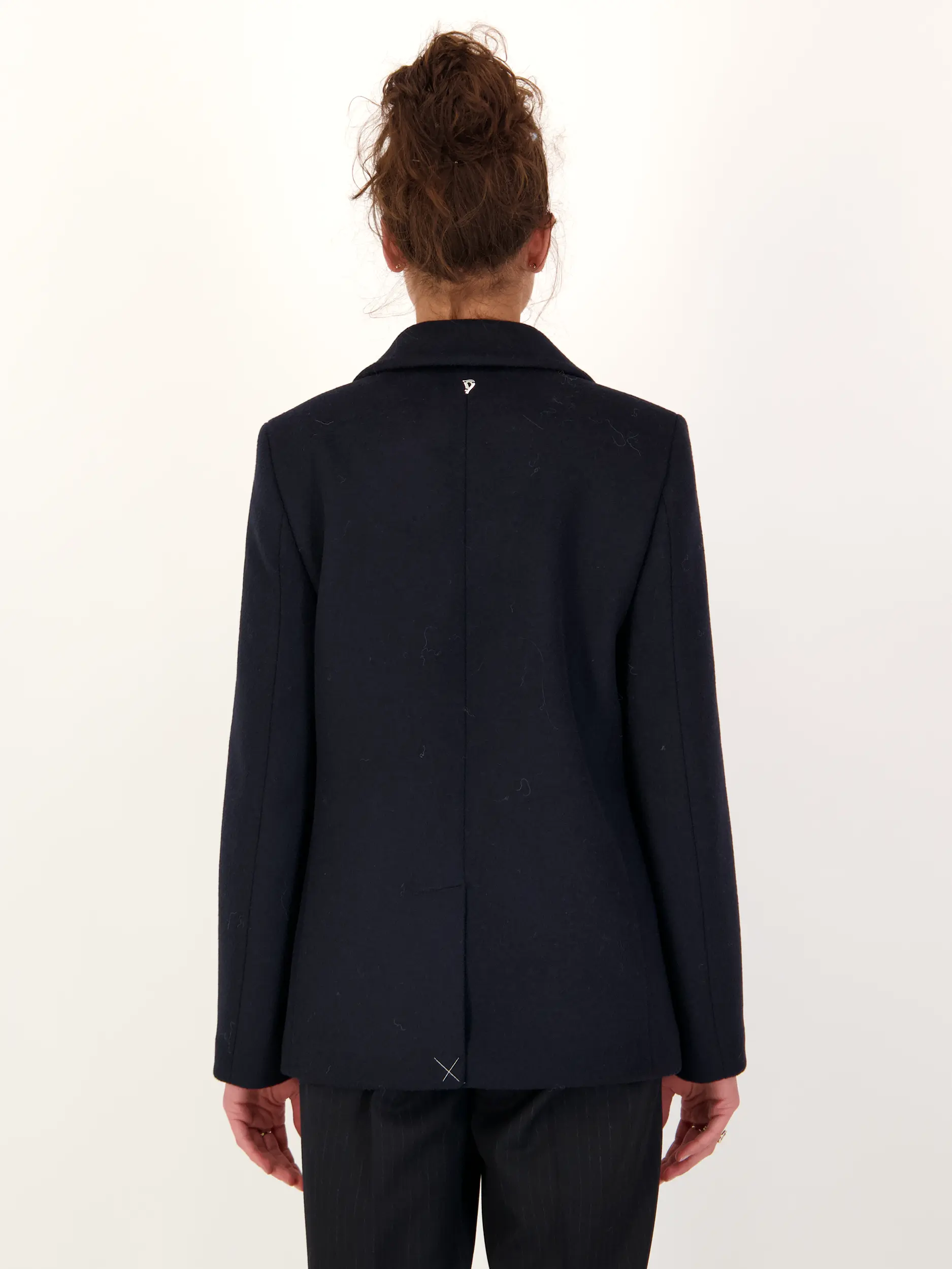 Cabanjacke aus Woll-Mix - Artikel Rückseite getragen von einem Modell - Farbe: Blau