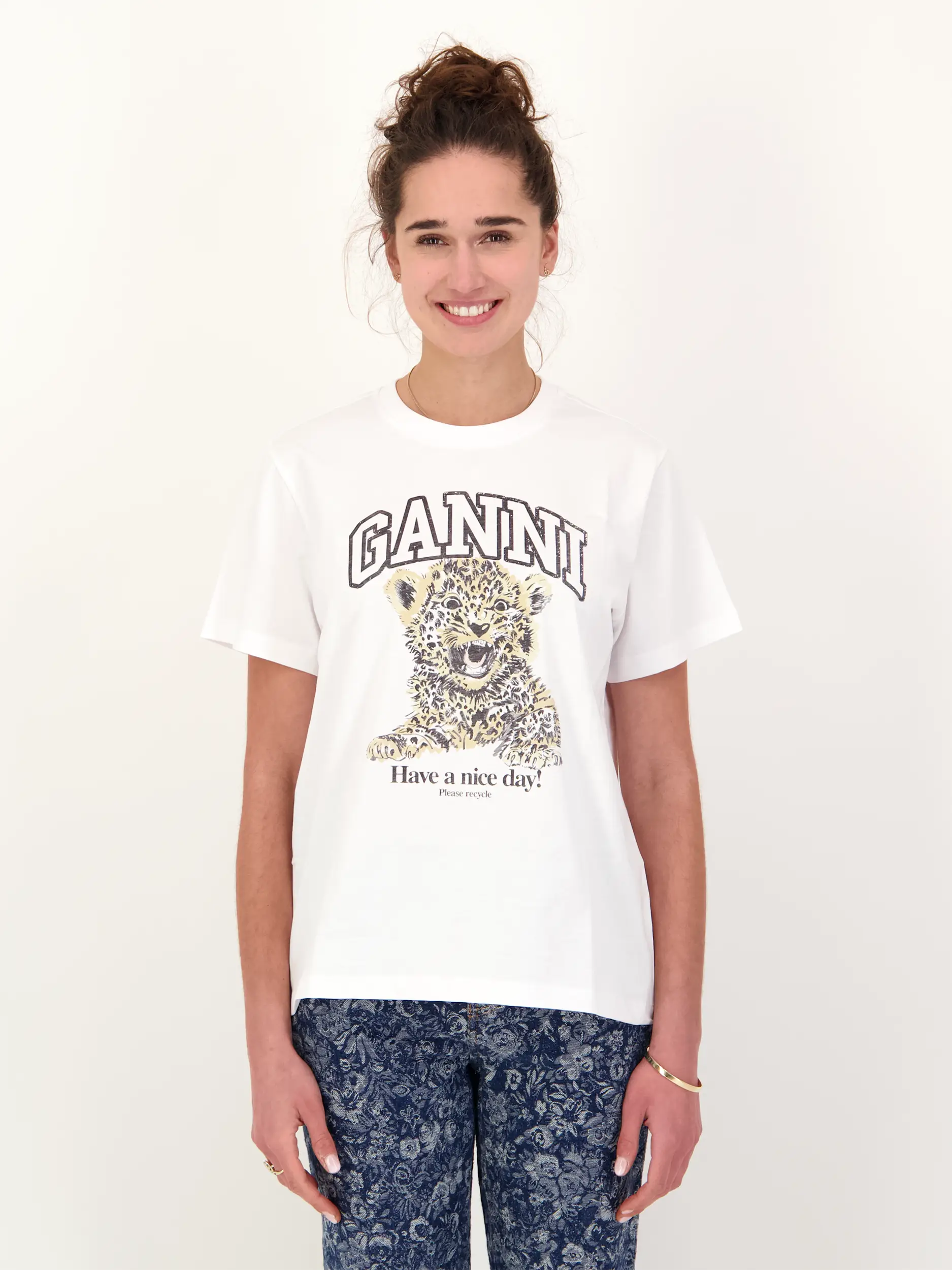 T-Shirt - Artikel Vorderseite getragen von einem Modell - Farbe: Braun