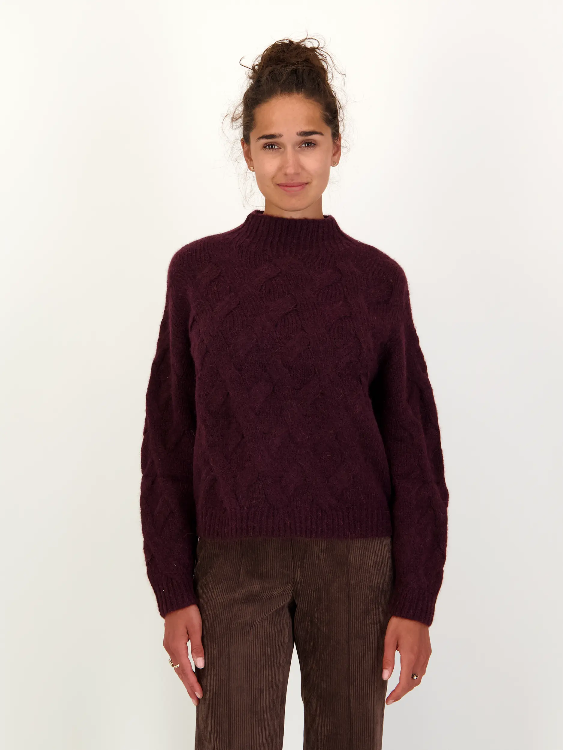 Pullover aus Woll-Mix langarm - Artikel Vorderseite getragen von einem Modell - Farbe: Rot