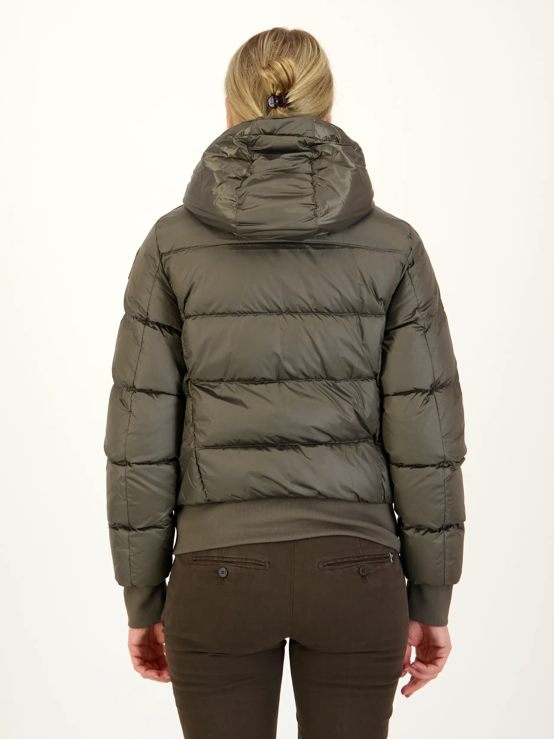 Jacke 'Mariah' - Artikel Rückseite getragen von einem Modell
