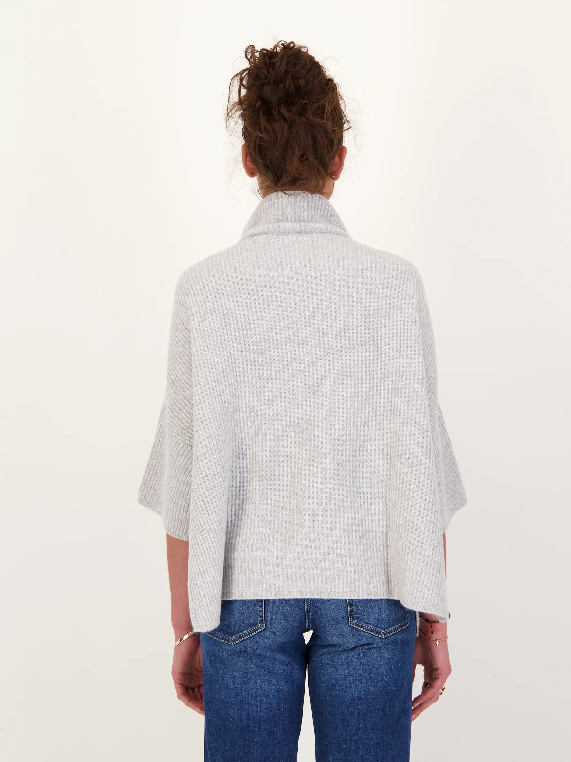 Pullover aus Wolle 3/4-Arm - Artikel Rückseite getragen von einem Modell - Farbe: Grau