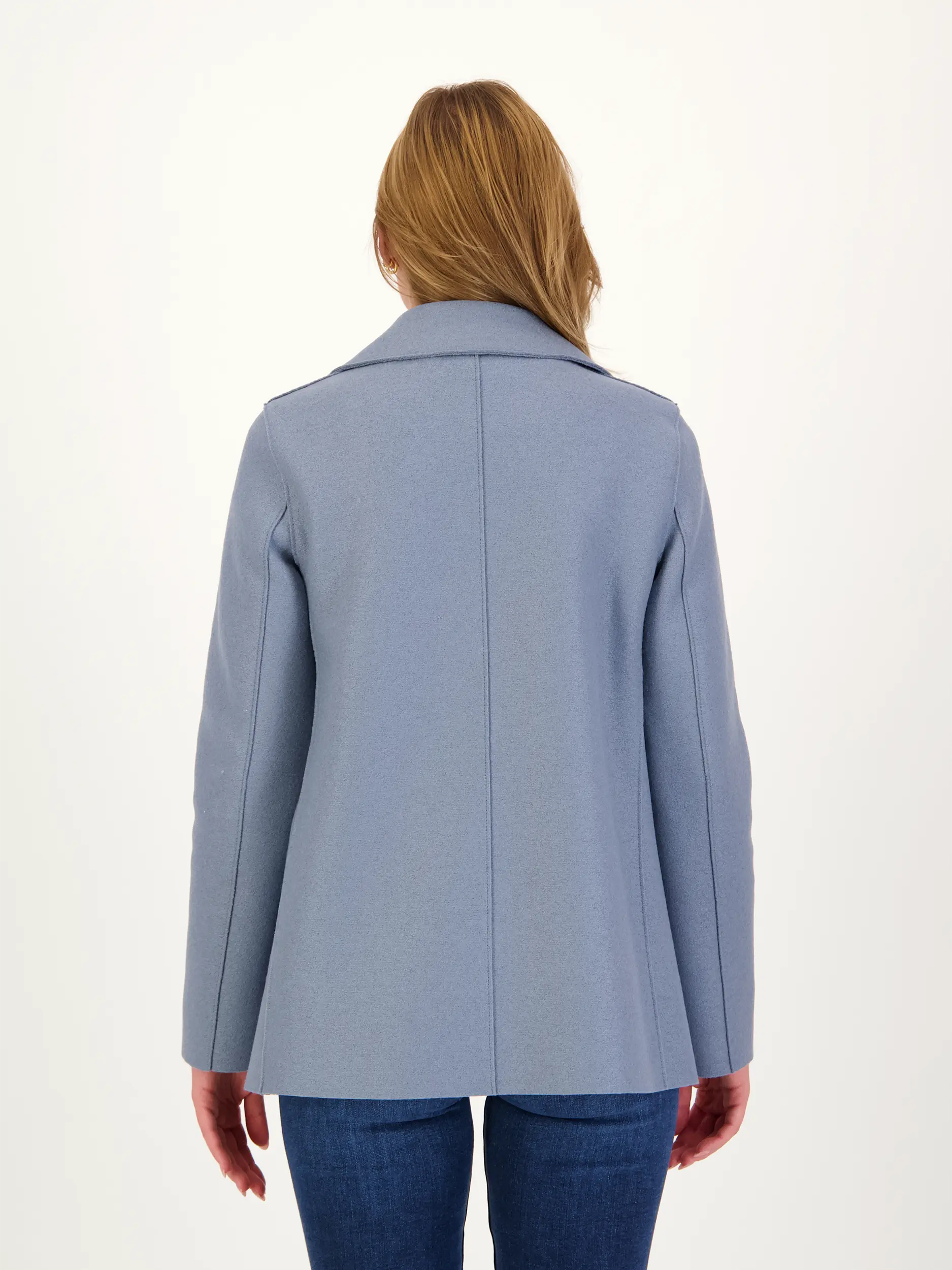 Cabanjacke aus Wolle - Artikel Rückseite getragen von einem Modell - Farbe: Blau