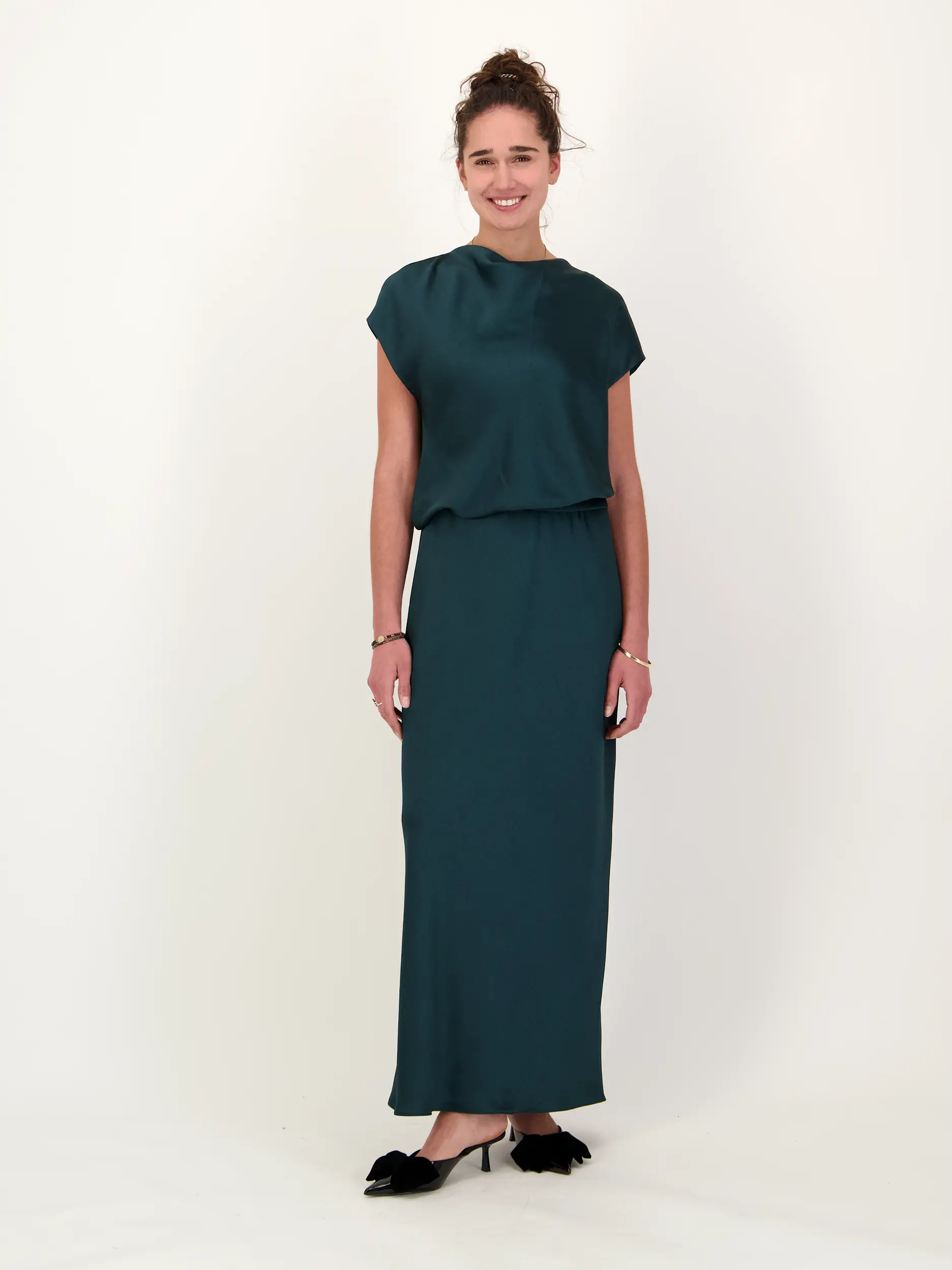 Maxikleid - Artikel Vorderseite getragen von einem Modell - Farbe: Grün