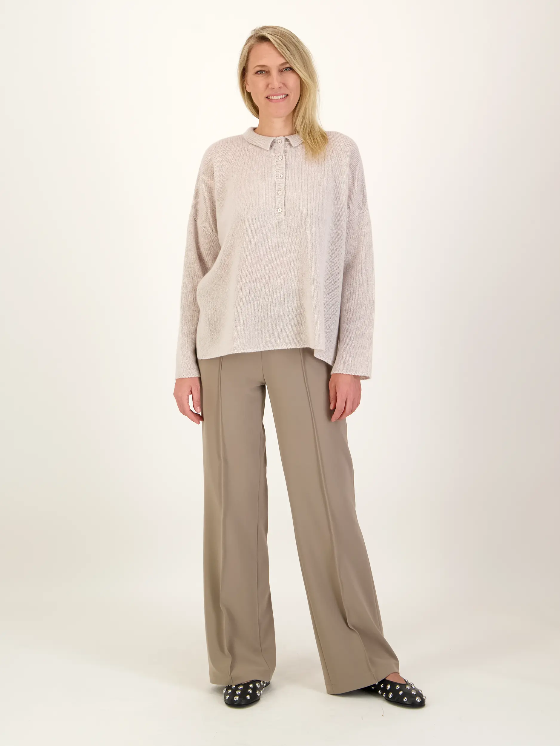Pullover aus Cashmere langarm - Artikel Teil eines Outfits getragen von einem Modell
