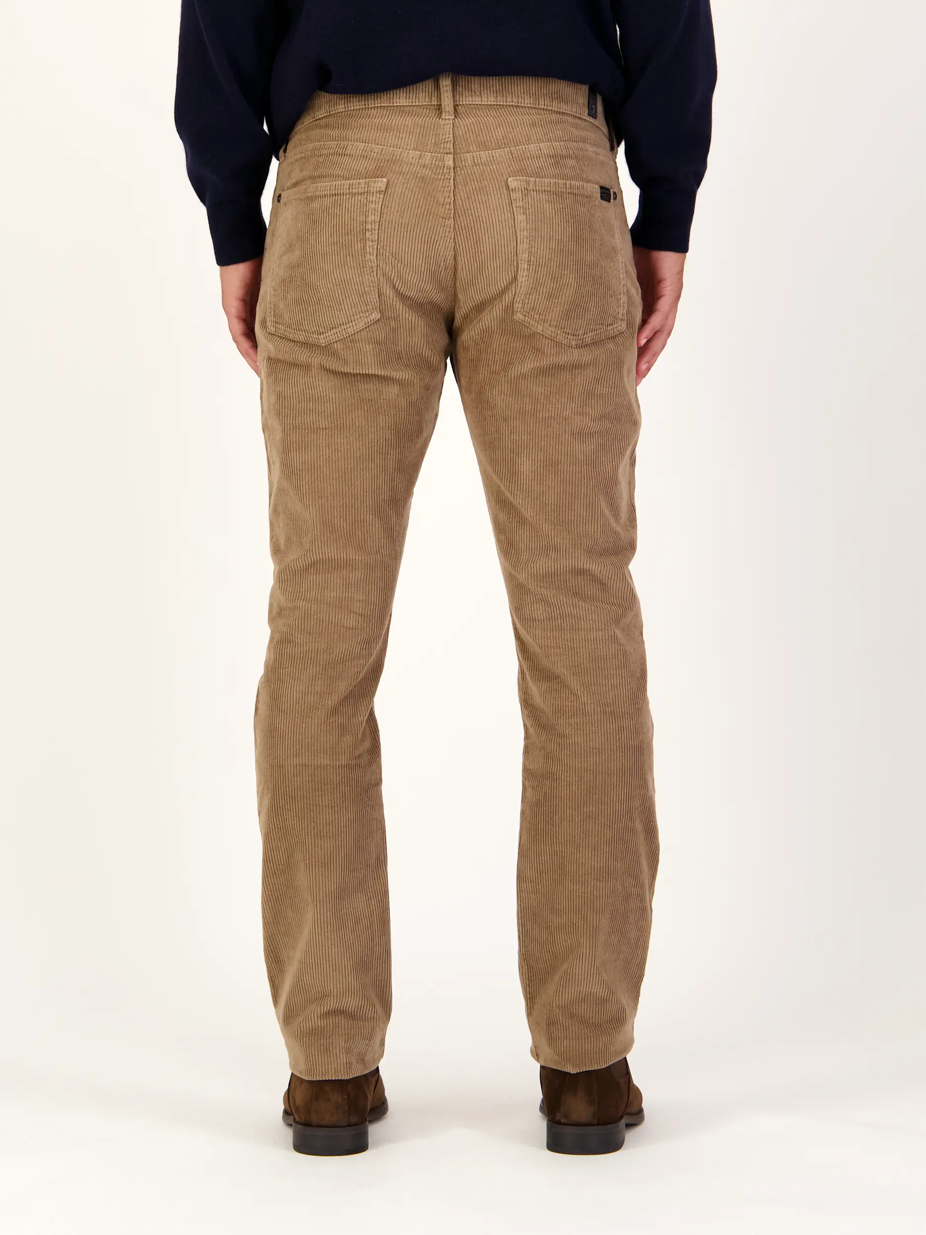 Cordhose - Artikel Rückseite getragen von einem Modell - Farbe: Beige