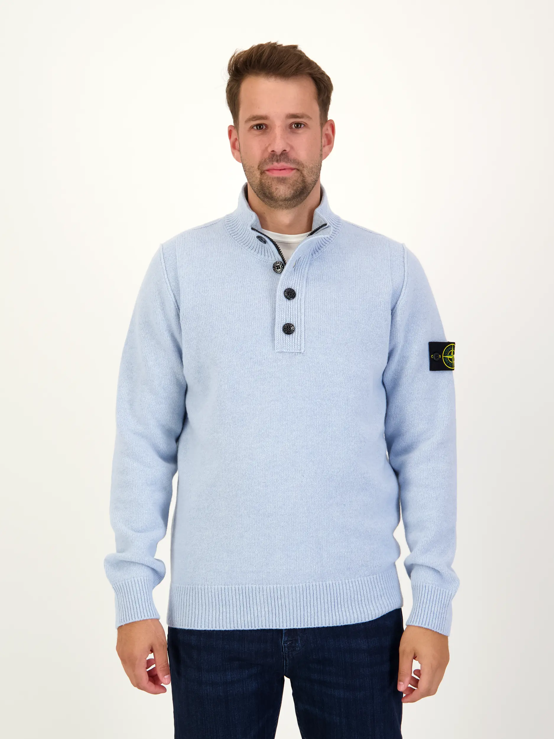 Pullover aus Wollmix langarm - Artikel Vorderseite getragen von einem Modell