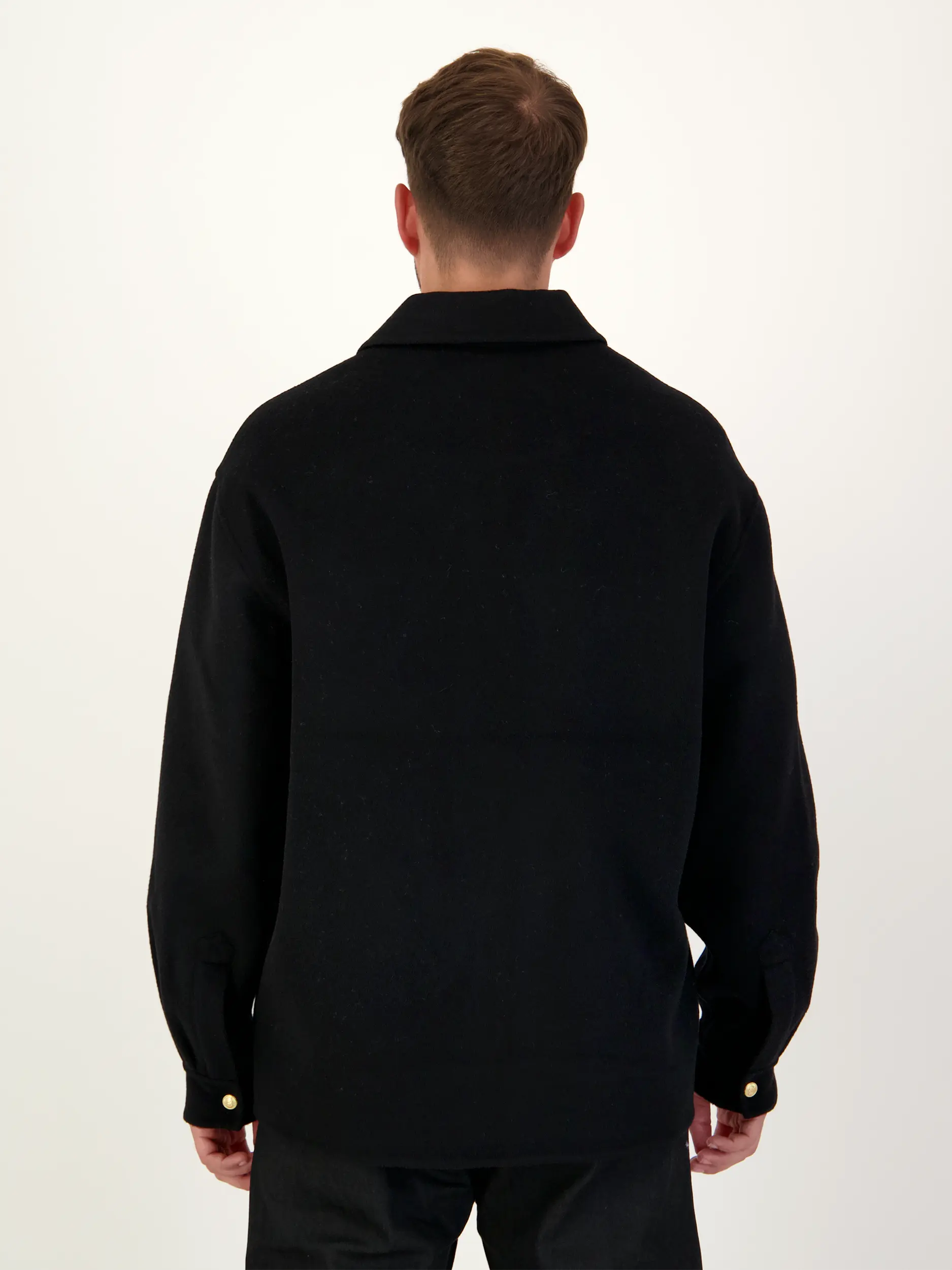 Overshirt 'La Surchemise Laine' aus Wolle - Artikel Rückseite getragen von einem Modell