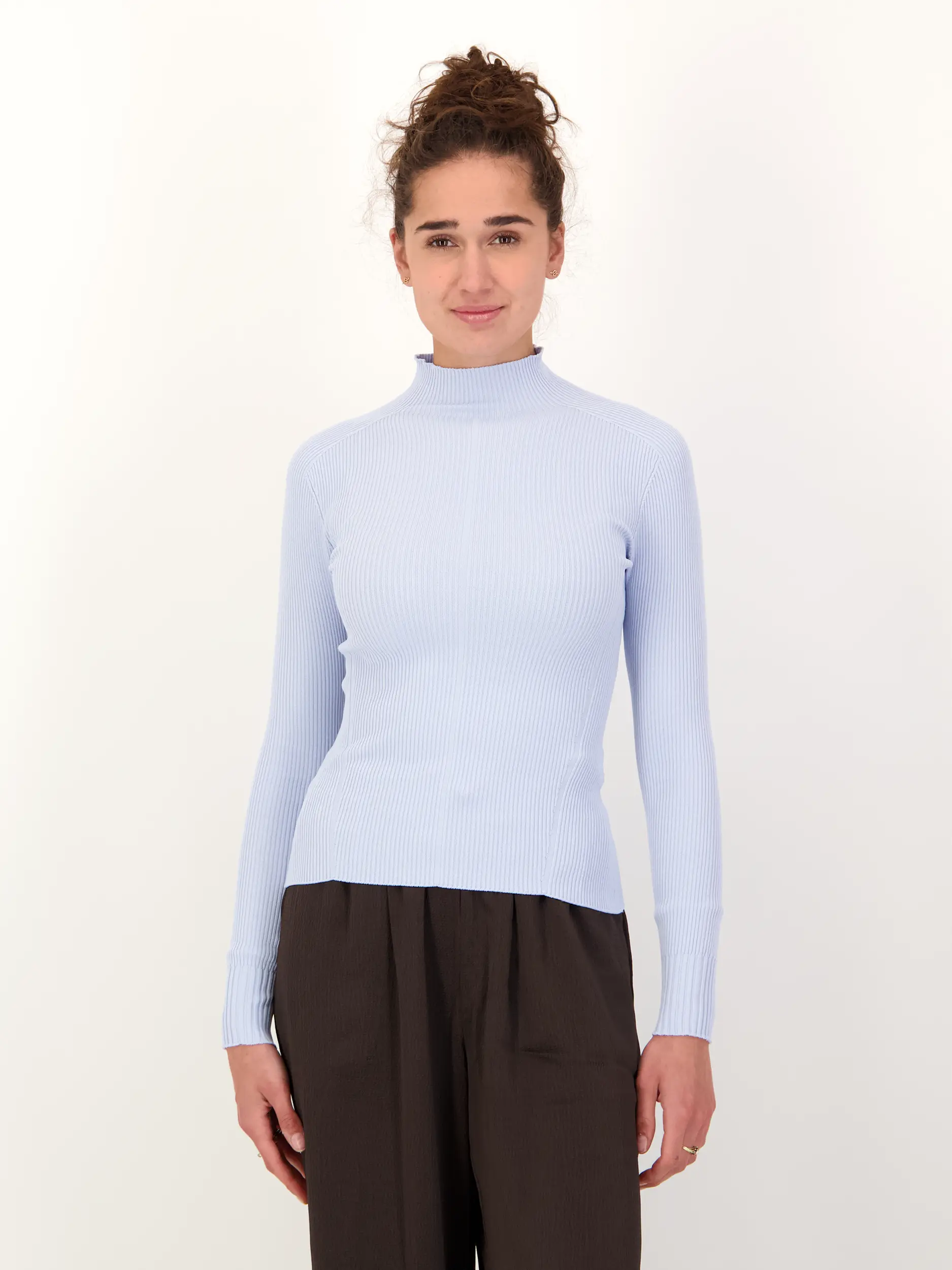 Pullover 'Fiona' langarm - Artikel Vorderseite getragen von einem Modell - Farbe: Blau