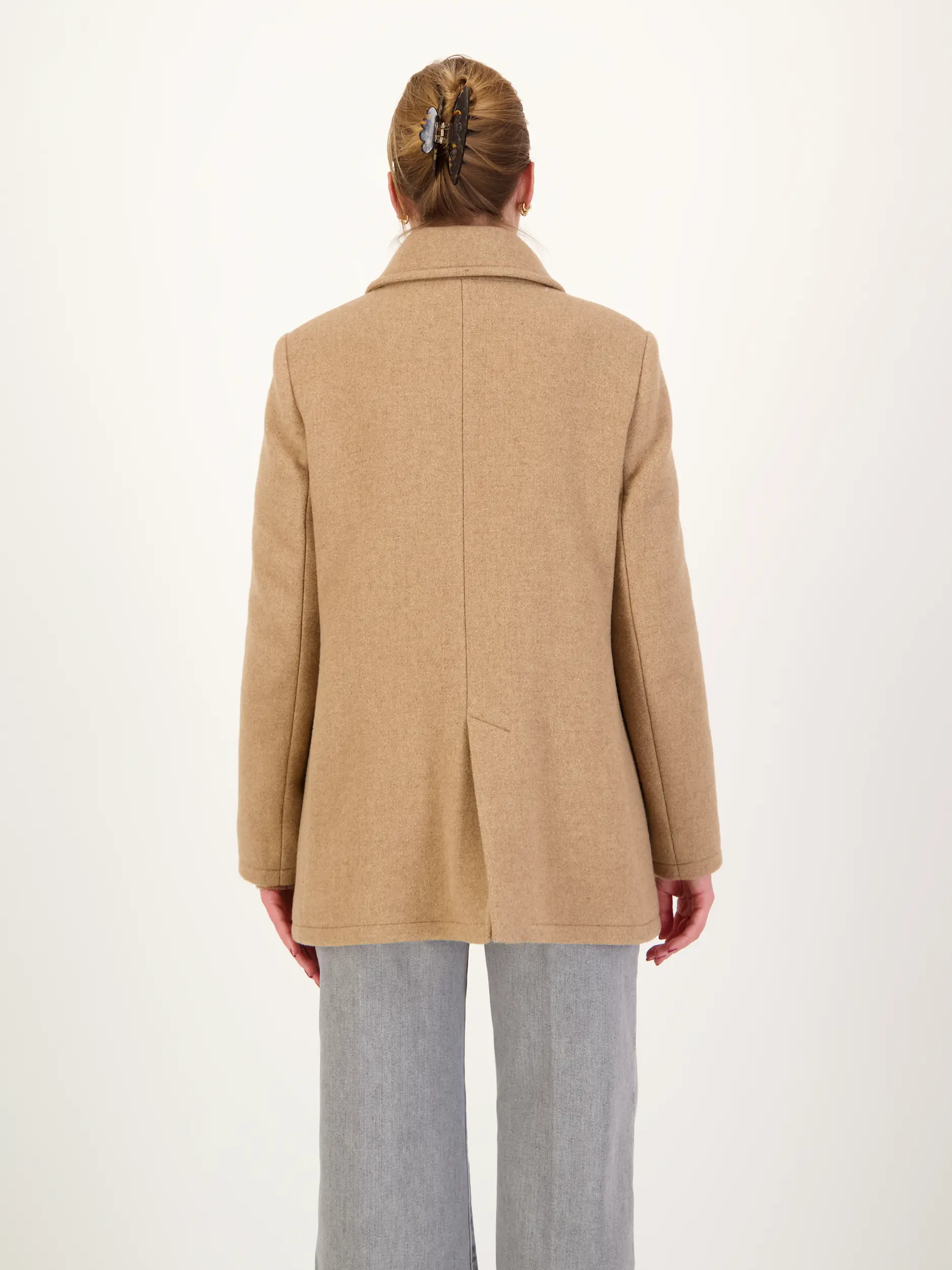 Cabanjacke aus Woll-Mix - Artikel Rückseite getragen von einem Modell - Farbe: Braun