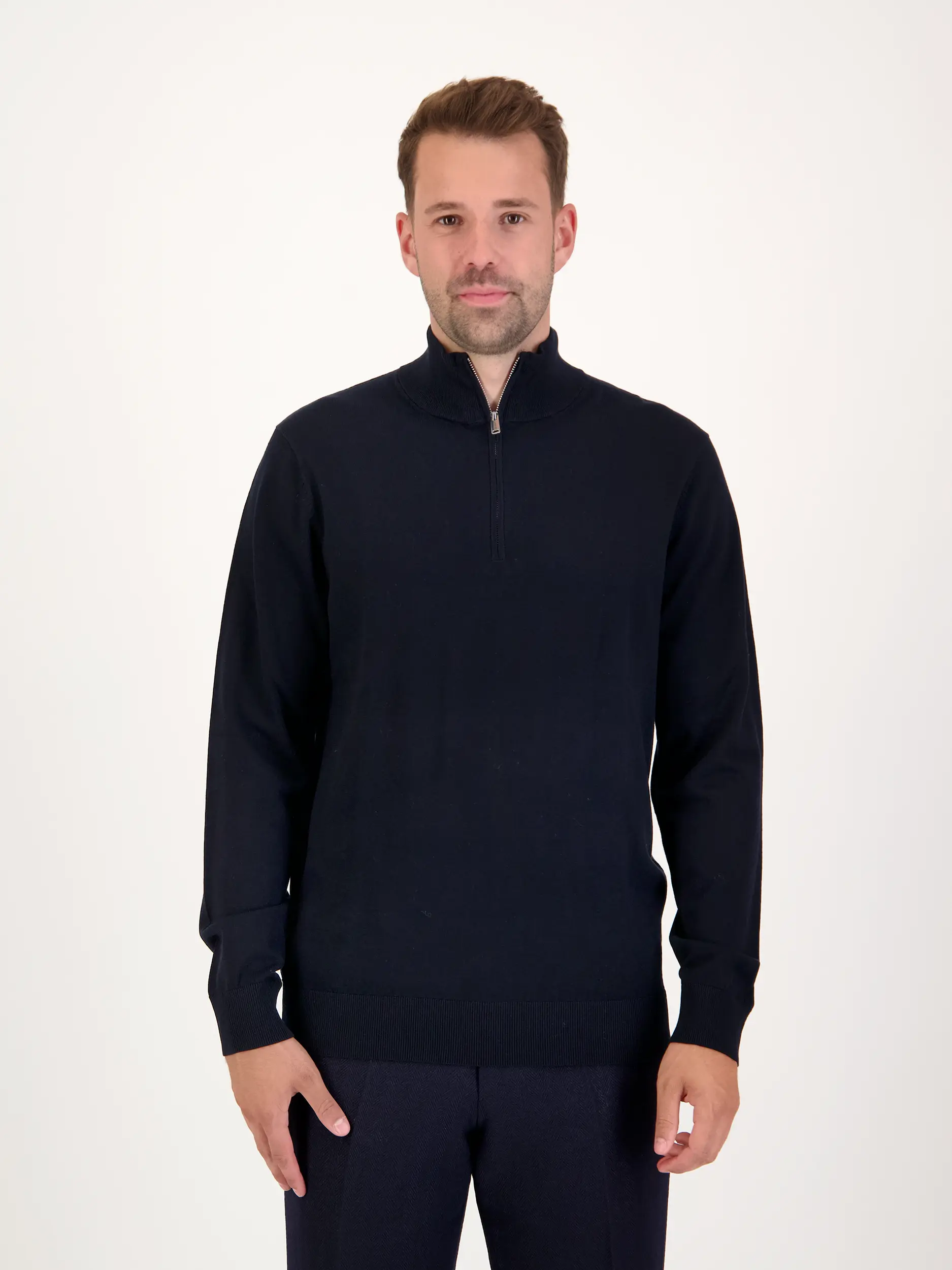 Pullover langarm - Artikel Vorderseite getragen von einem Modell - Farbe: Blau