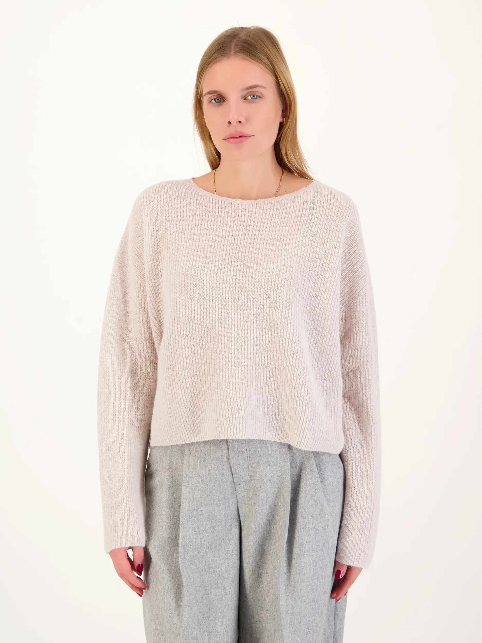 Pullover 'Imeny' langarm - Artikel Vorderseite getragen von einem Modell - Farbe: Creme