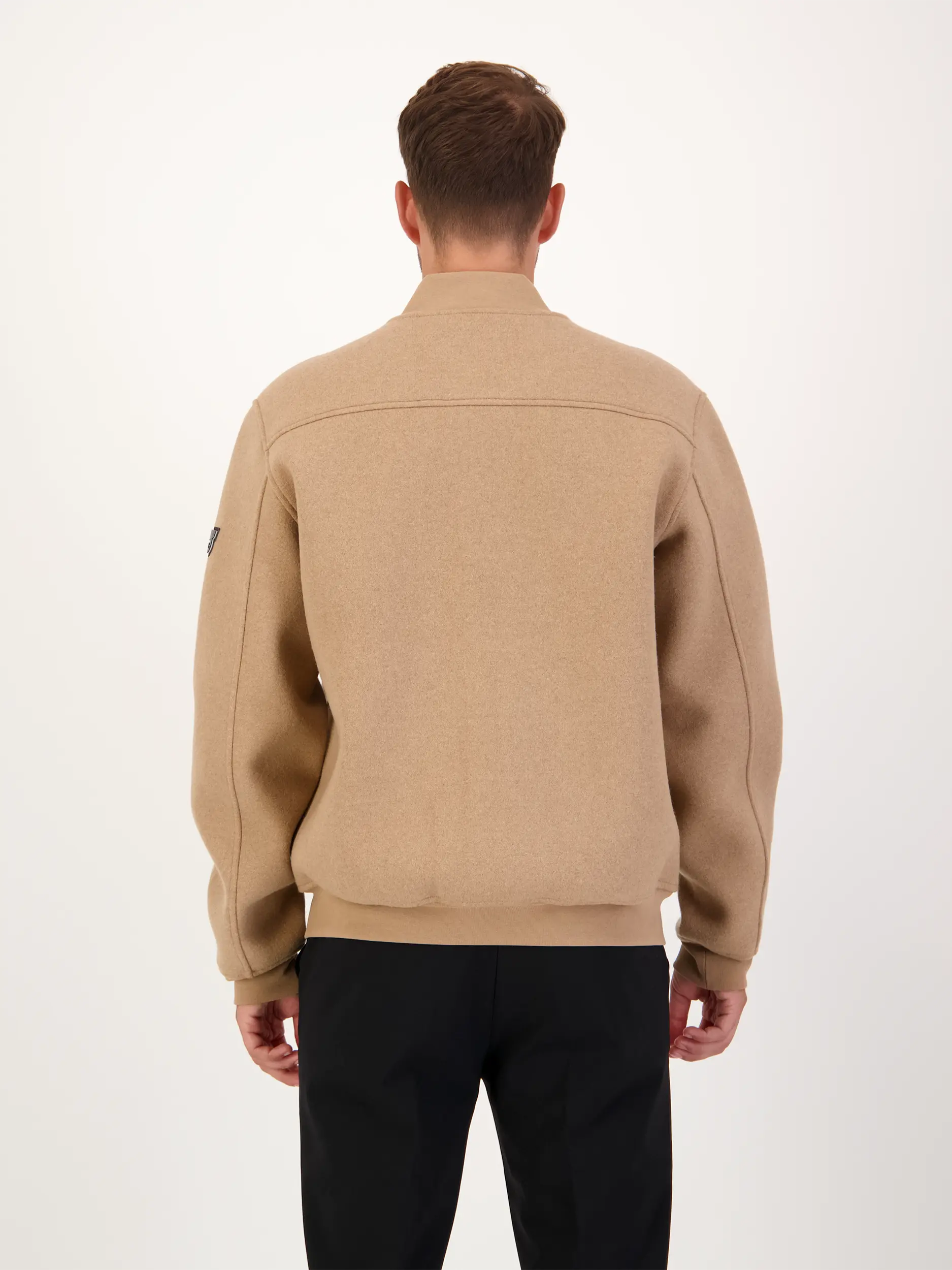 Jacke 'Obel' aus Woll-Mix - Artikel Rückseite getragen von einem Modell - Farbe: Braun