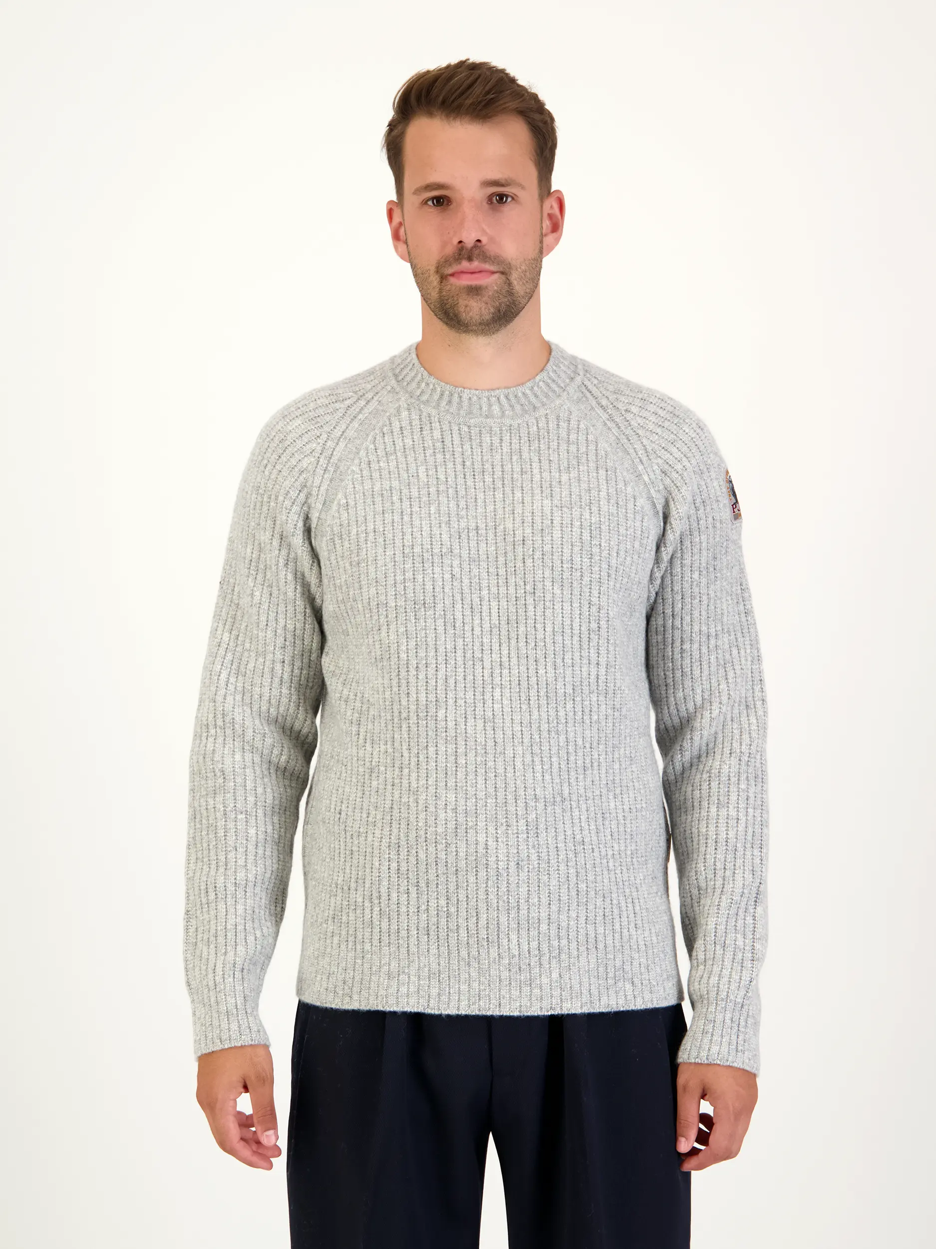 Pullover 'Barrow' aus Woll-Mix langarm - Artikel Vorderseite getragen von einem Modell - Farbe: Grau