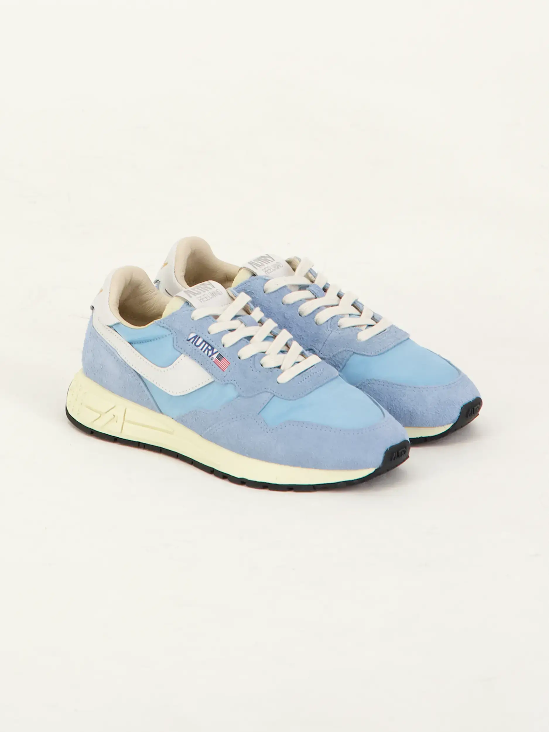 Sneaker 'Reelwind' - Artikel Teil eines Outfits getragen von einem Modell - Farbe: Blau