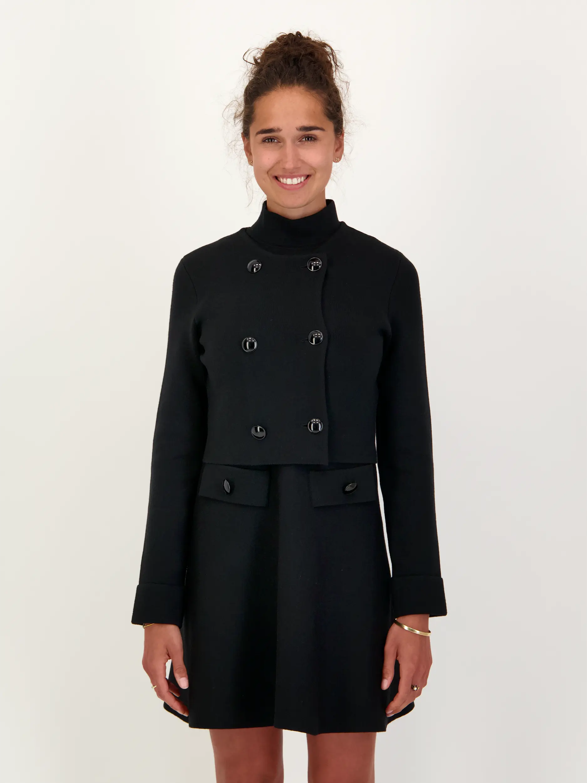 Wolljacke 'Sharp ambition' - Artikel Vorderseite getragen von einem Modell - Farbe: Schwarz