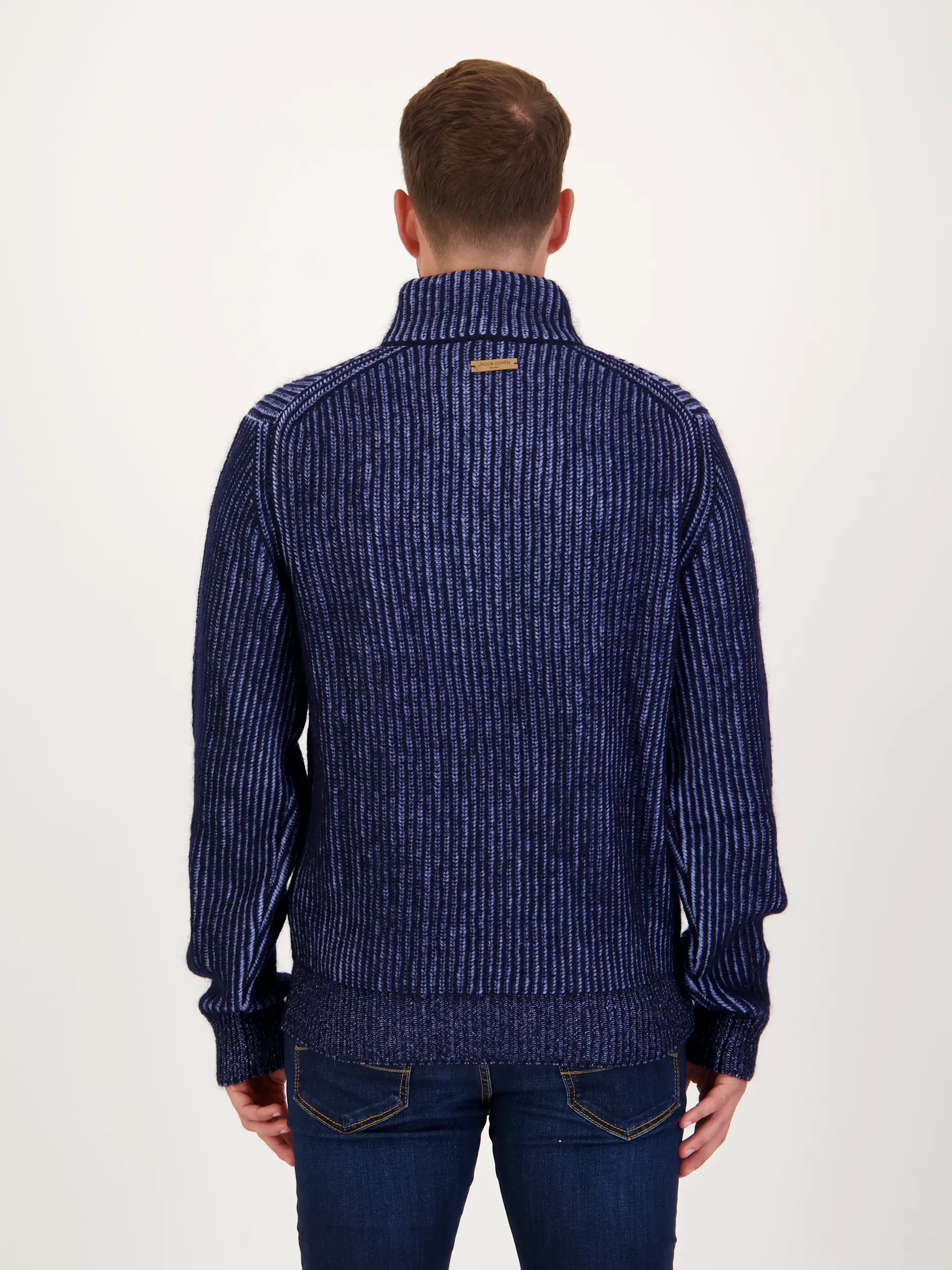 Gerippter Pullover langarm - Artikel Rückseite getragen von einem Modell - Farbe: Blau