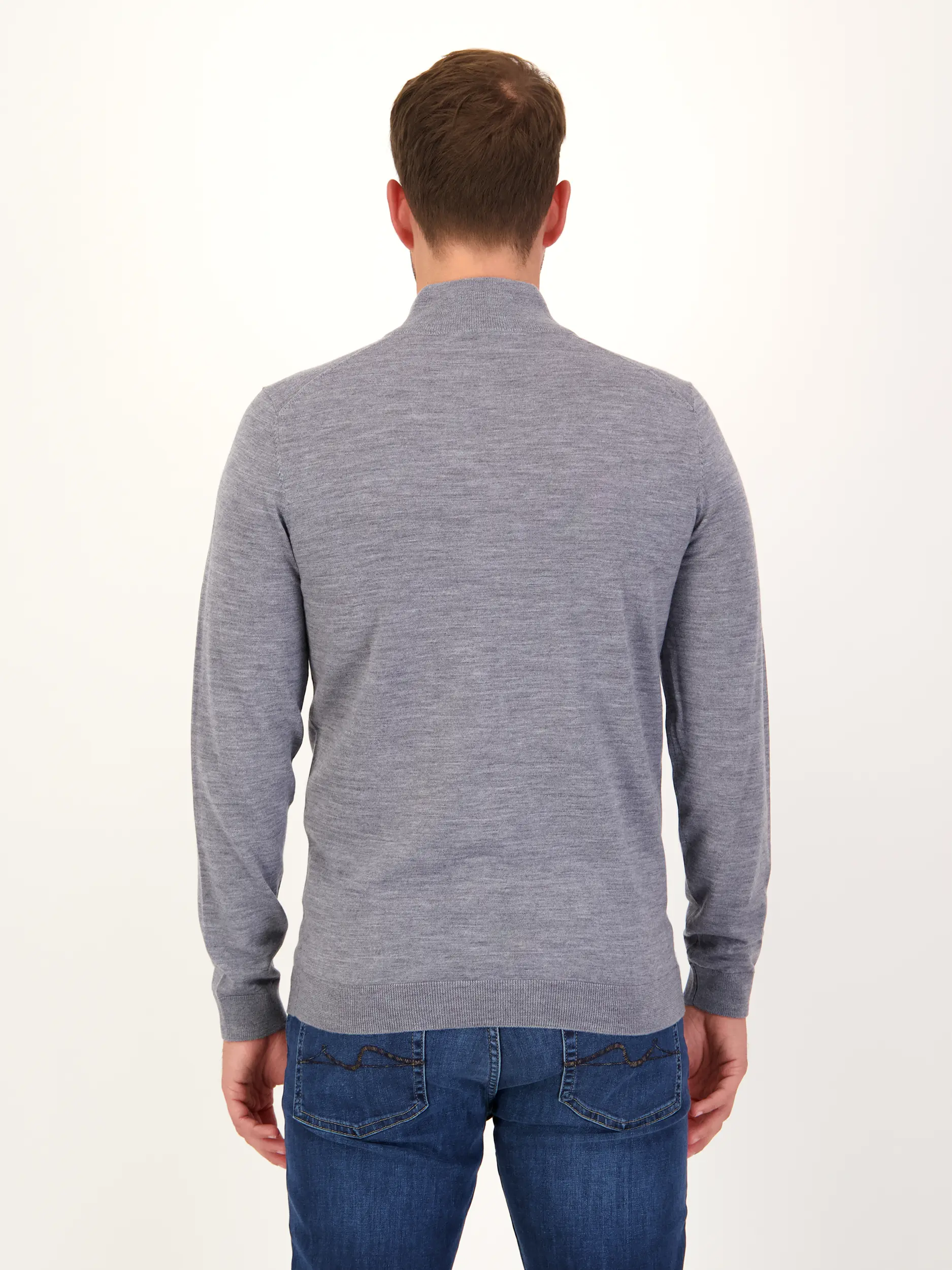 Pullover 'Trento' - Artikel Rückseite getragen von einem Modell - Farbe: Grau