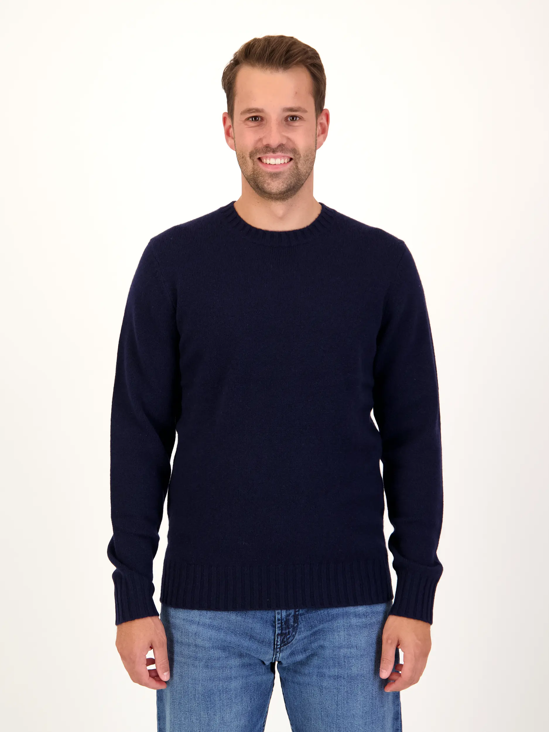 Pullover 'Rifredo' aus Kaschmir-Merino-Mix - Artikel Vorderseite getragen von einem Modell - Farbe: Blau