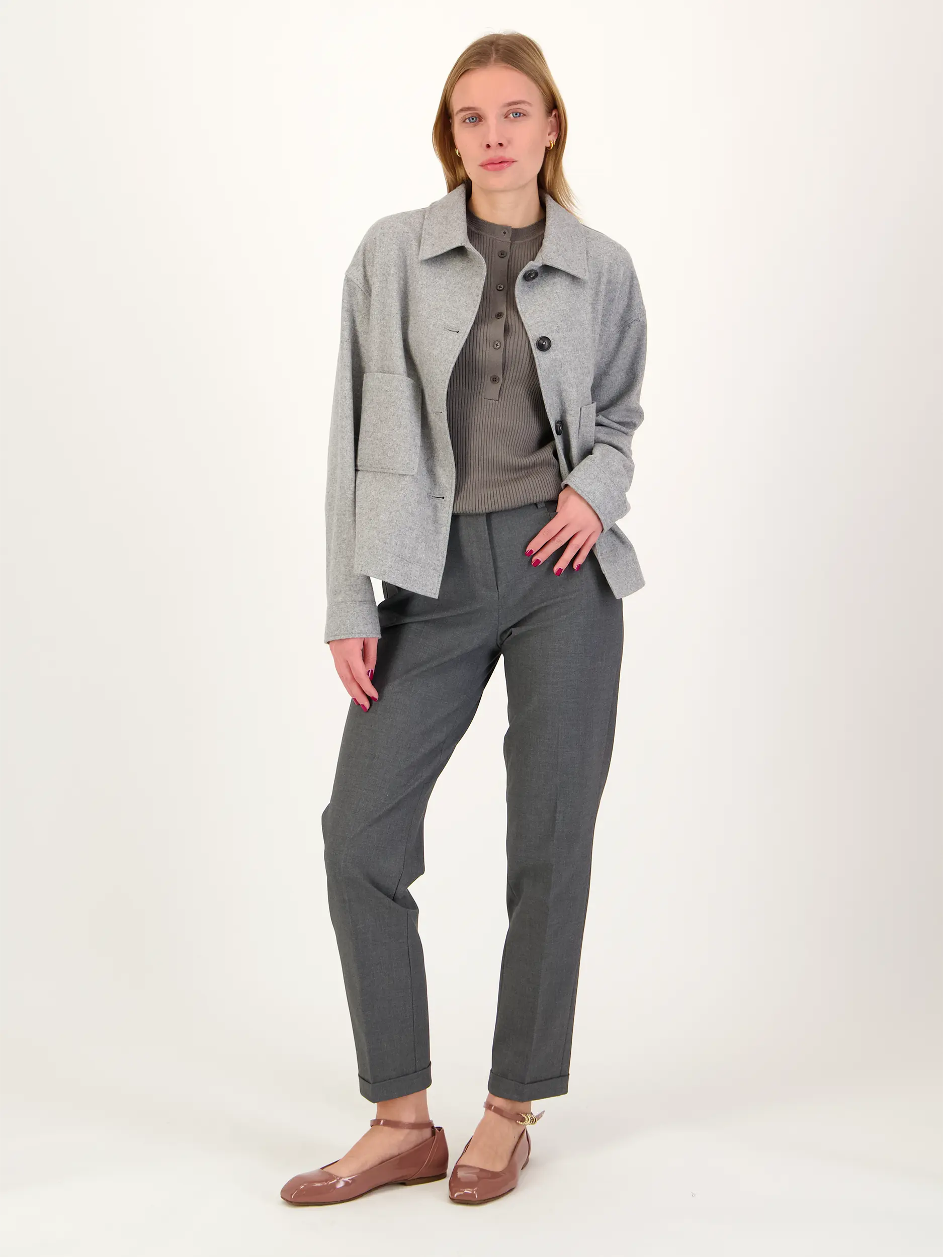 Langarmshirt 'Patricja' aus Woll-Mix - Artikel Teil eines Outfits getragen von einem Modell - Farbe: Grün