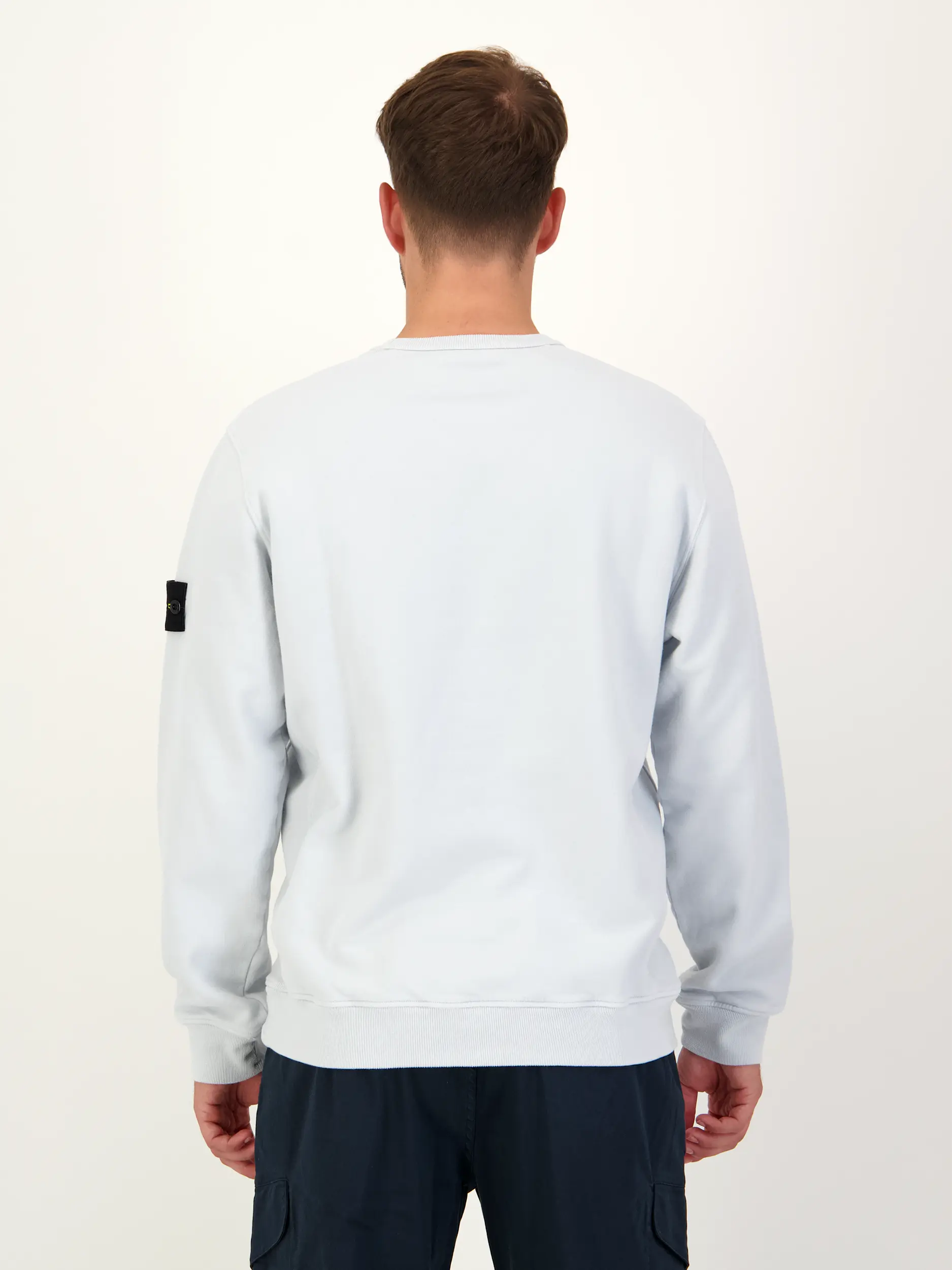 Sweatshirt - Artikel Rückseite getragen von einem Modell