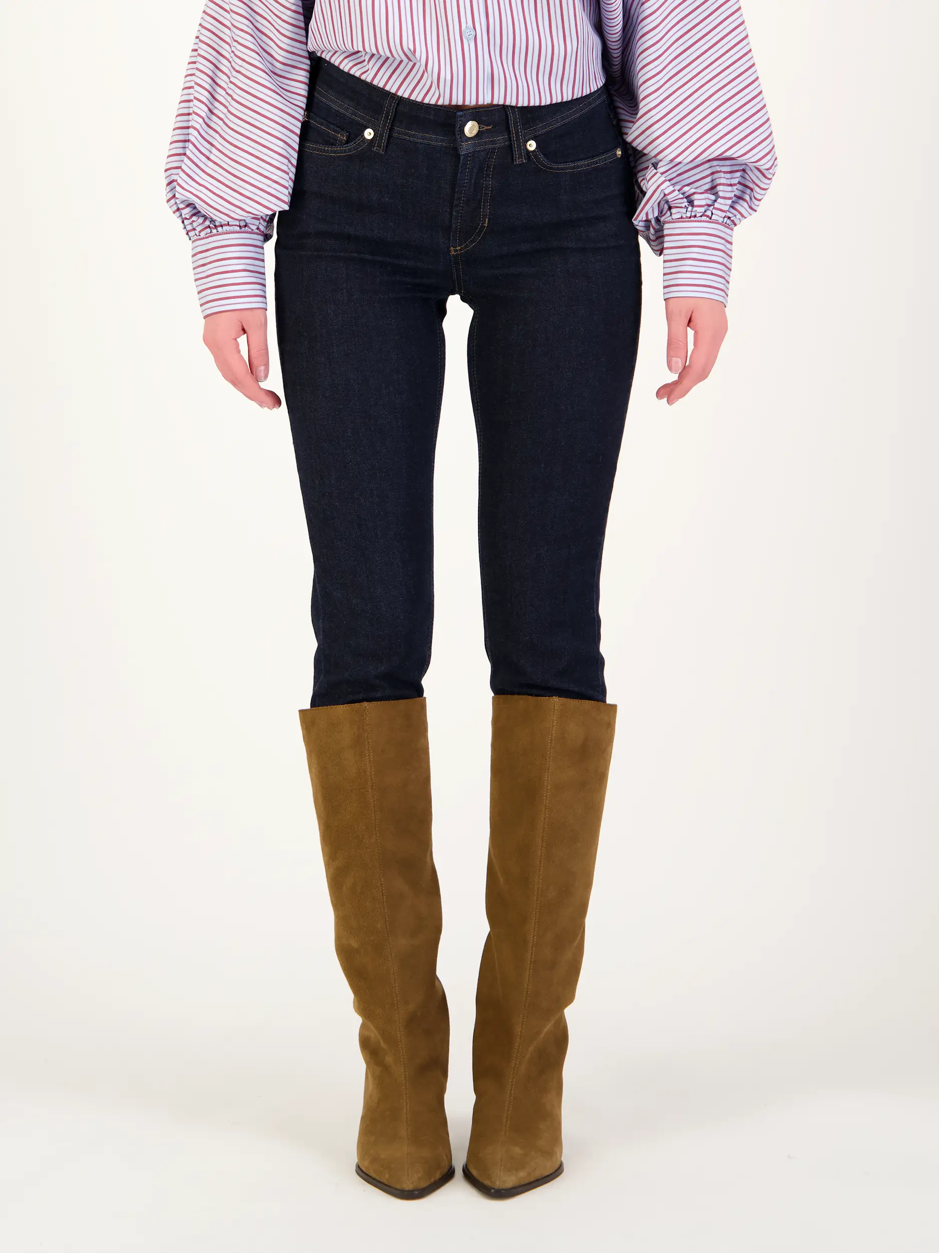 Mid Rise Slim Fit Jeans 'Piper cropped' - Artikel Vorderseite getragen von einem Modell - Farbe: Blau