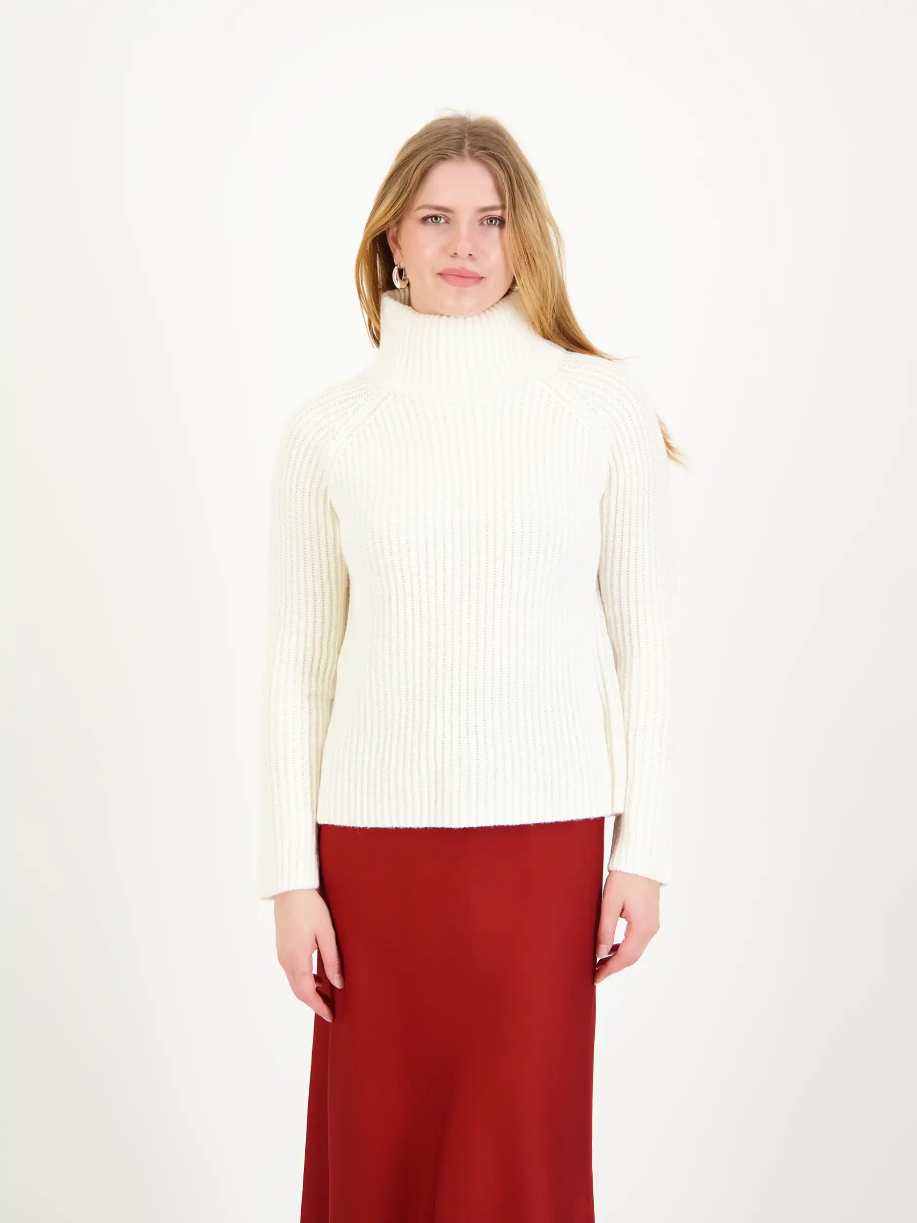 Pullover 'Arwen' - Artikel Vorderseite getragen von einem Modell - Farbe: Creme