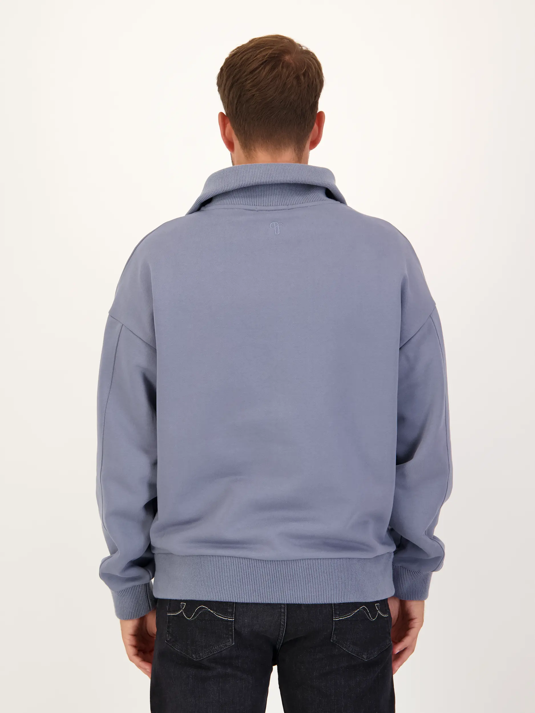 Sweatshirt 'Kailep' - Artikel Rückseite getragen von einem Modell - Farbe: Blau