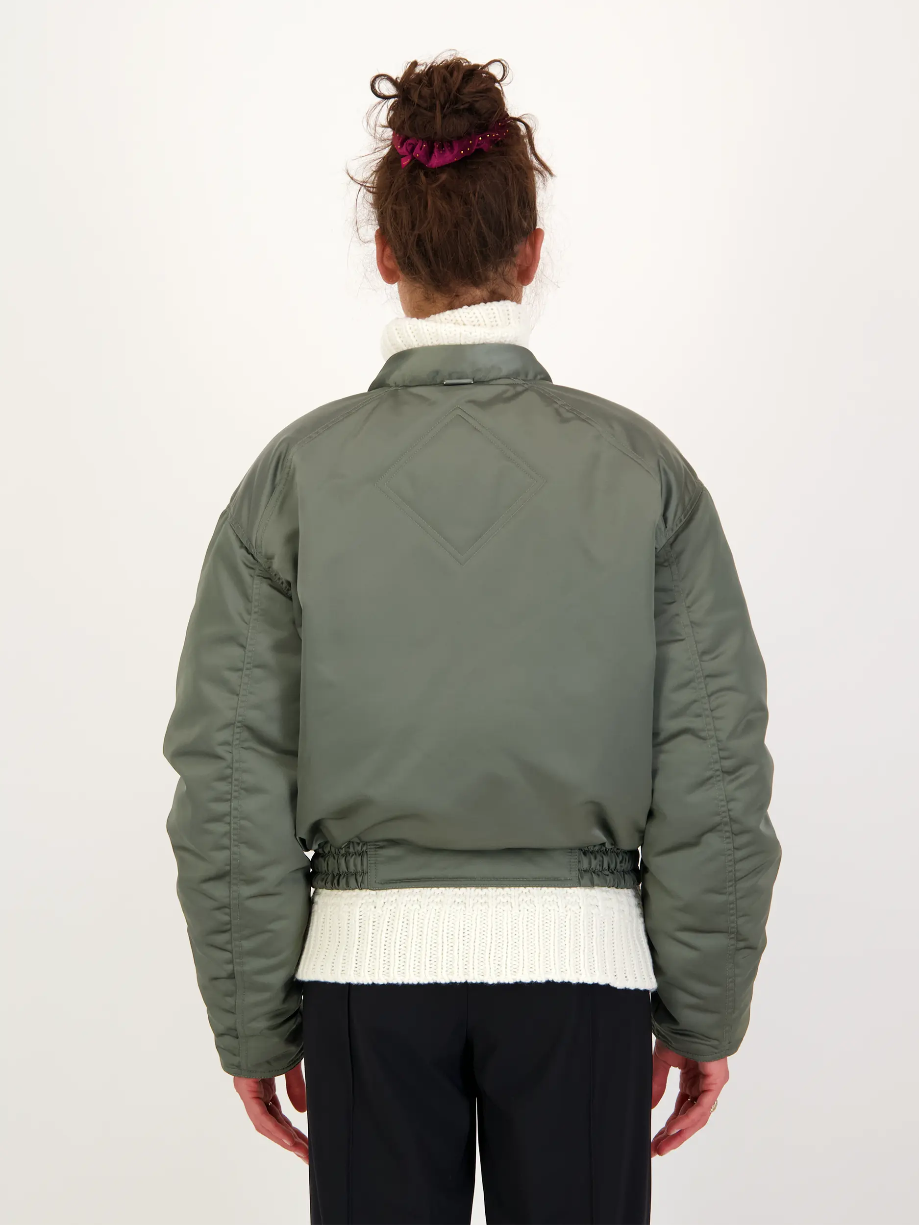 Bomberjacke 'Jade' - Artikel Rückseite getragen von einem Modell - Farbe: Grün