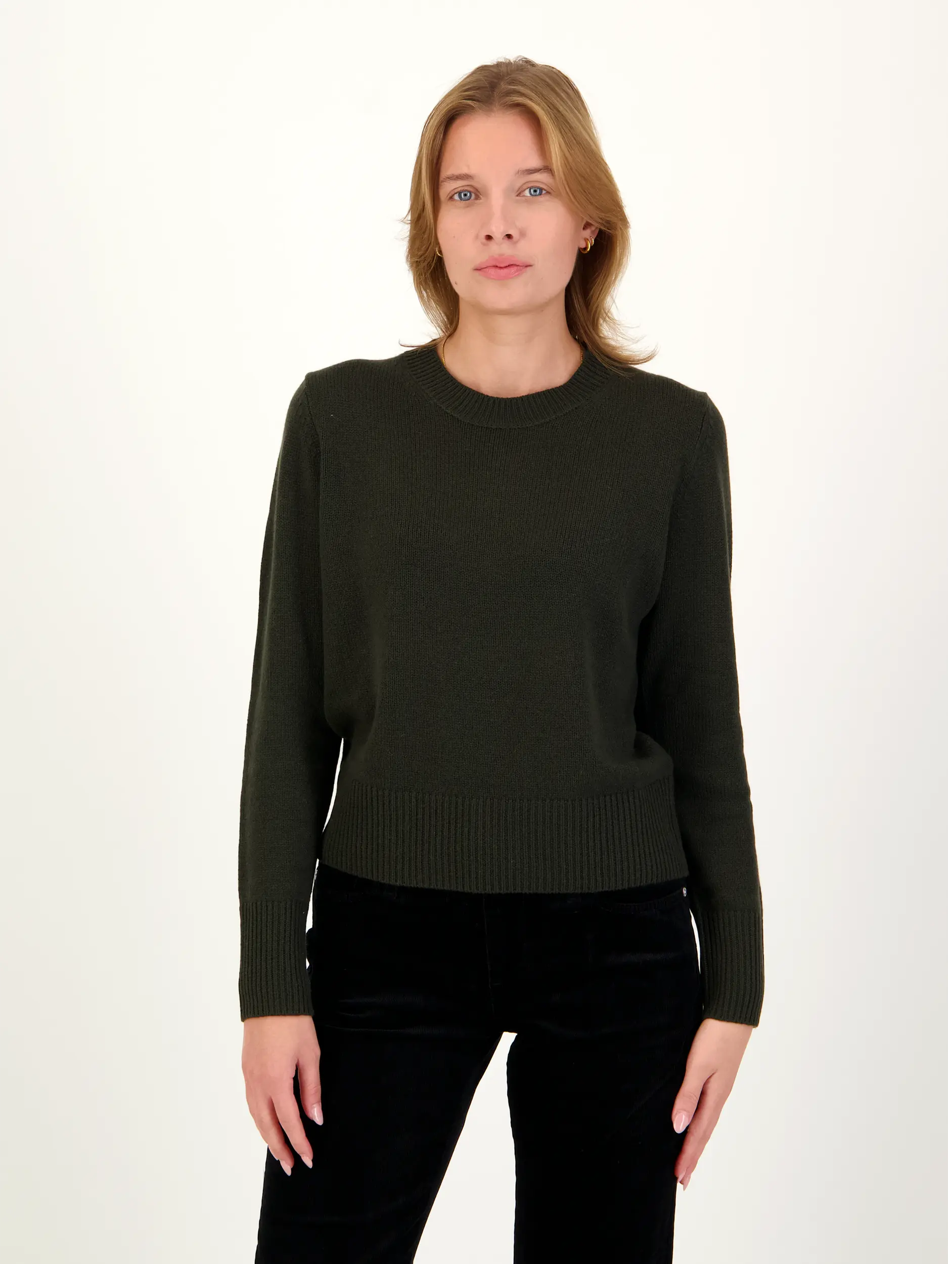 Pullover aus Kaschmir langarm - Artikel Vorderseite getragen von einem Modell - Farbe: Grün