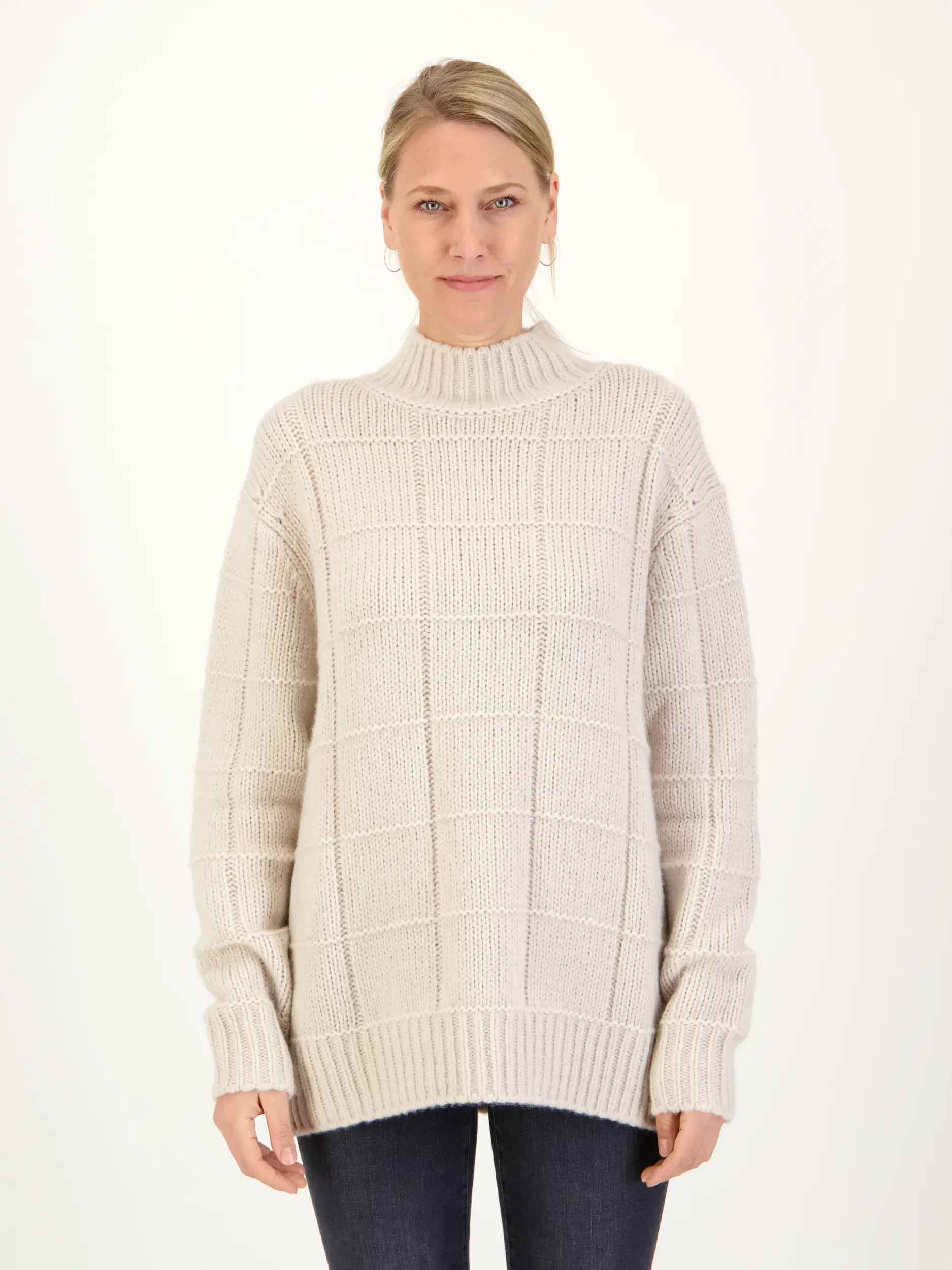 Pullover aus Kaschmir langarm - Artikel Vorderseite getragen von einem Modell - Farbe: Beige