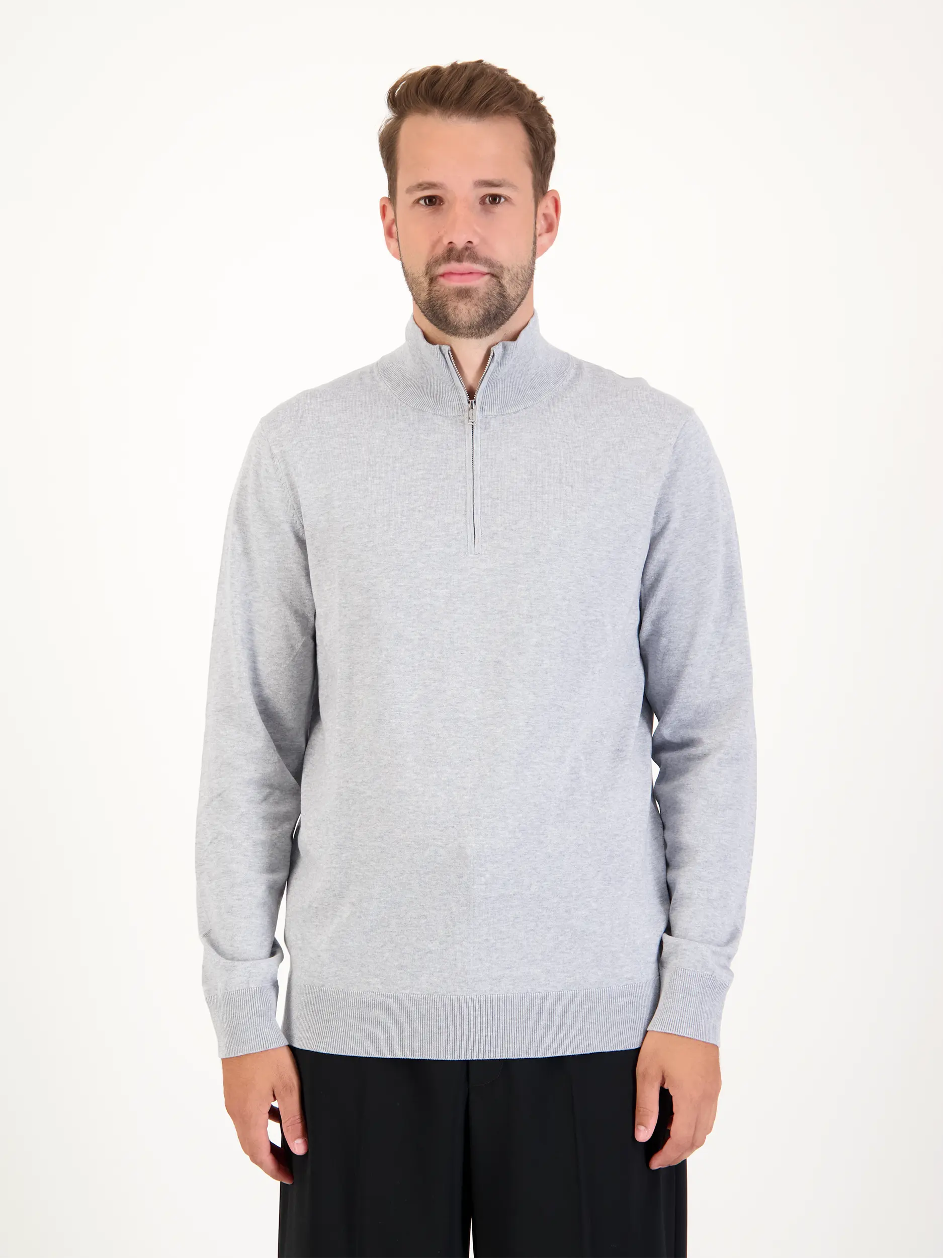 Pullover langarm - Artikel Vorderseite getragen von einem Modell - Farbe: Grau