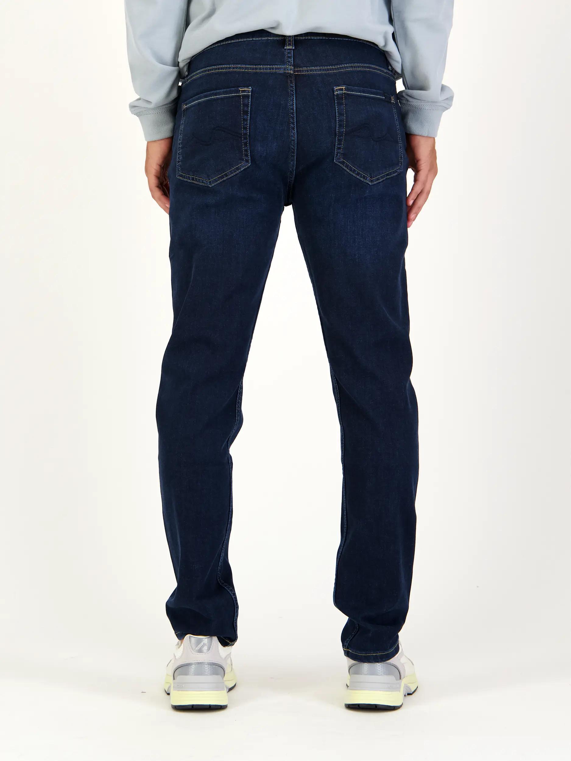 Mid Rise Skinny Fit Jeans 'Fairfield' - Artikel Rückseite getragen von einem Modell - Farbe: Blau