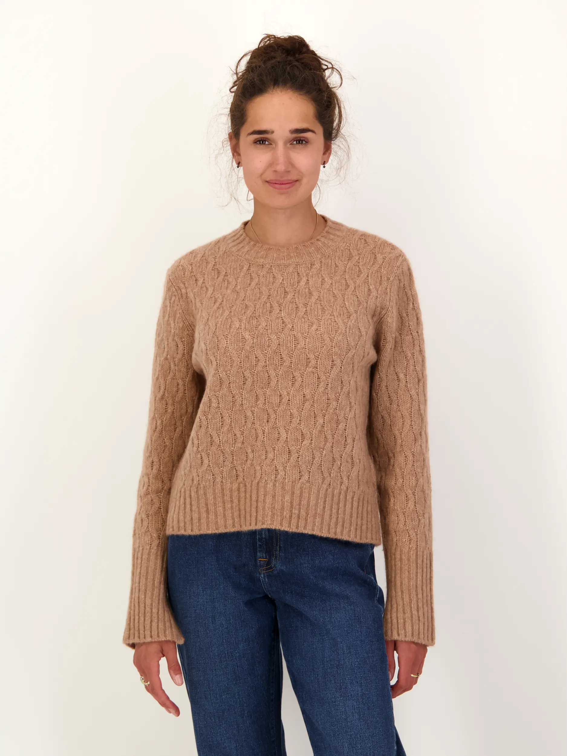 Pullover 'Ramster' aus Kaschmir langarm - Artikel Vorderseite getragen von einem Modell
