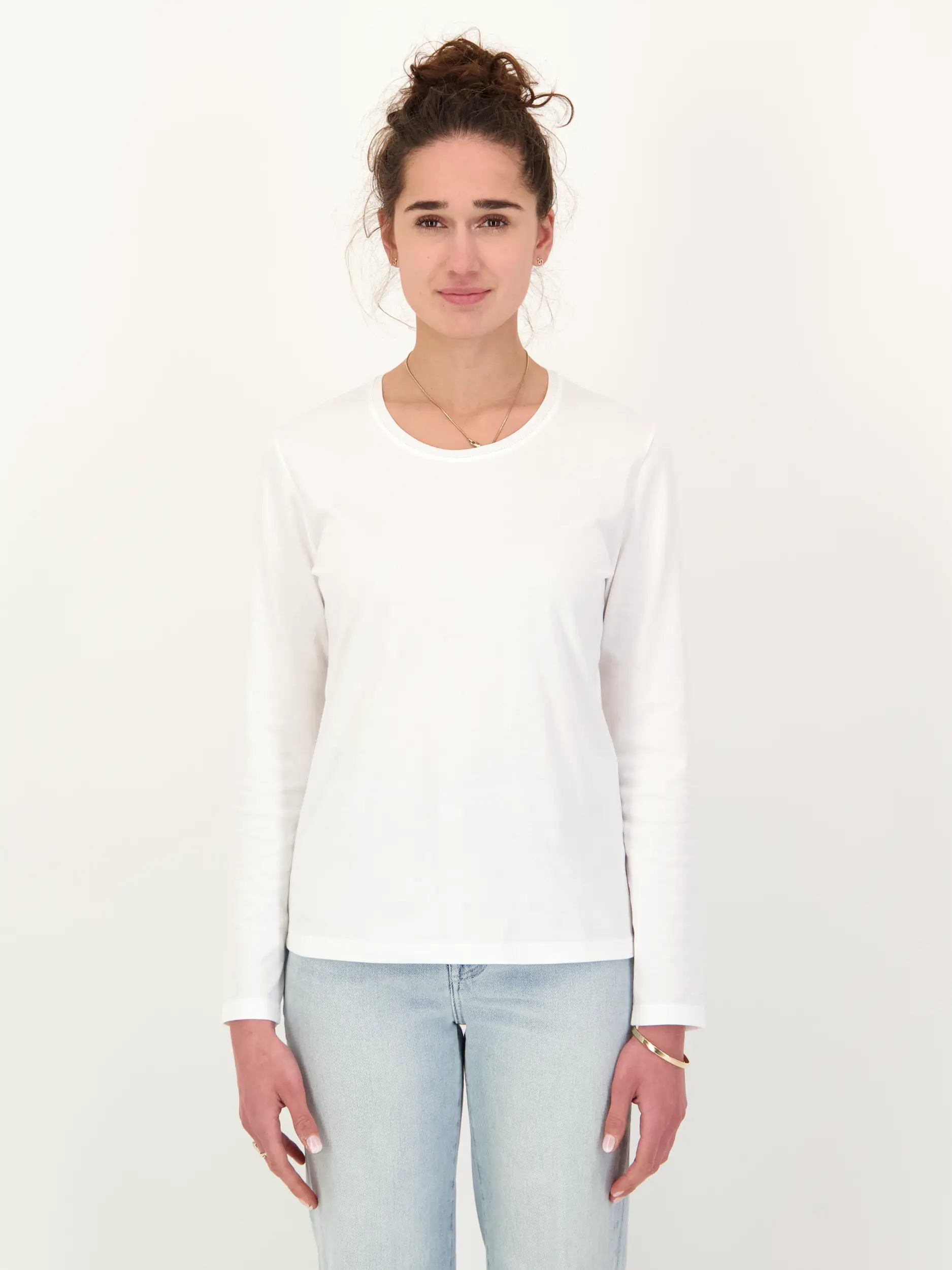 Langarmshirt  - Artikel Vorderseite getragen von einem Modell - Farbe: Weiß