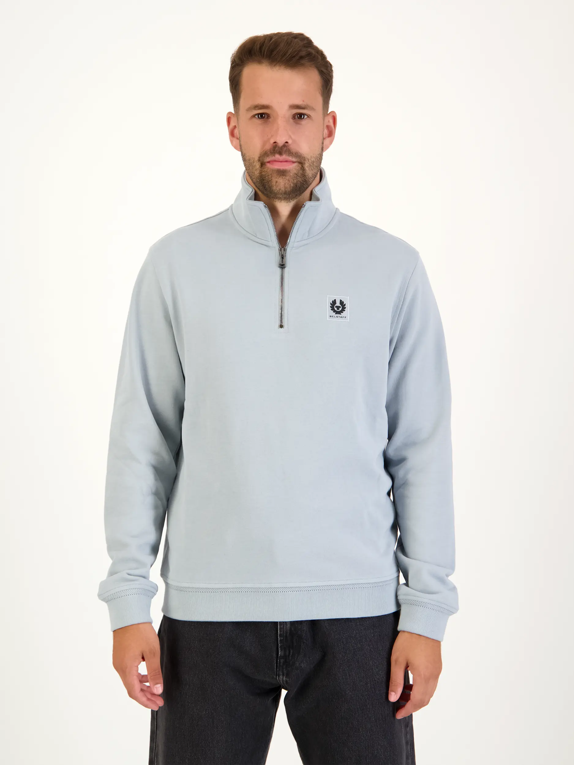 Sweatshirt - Artikel Vorderseite getragen von einem Modell - Farbe: Blau