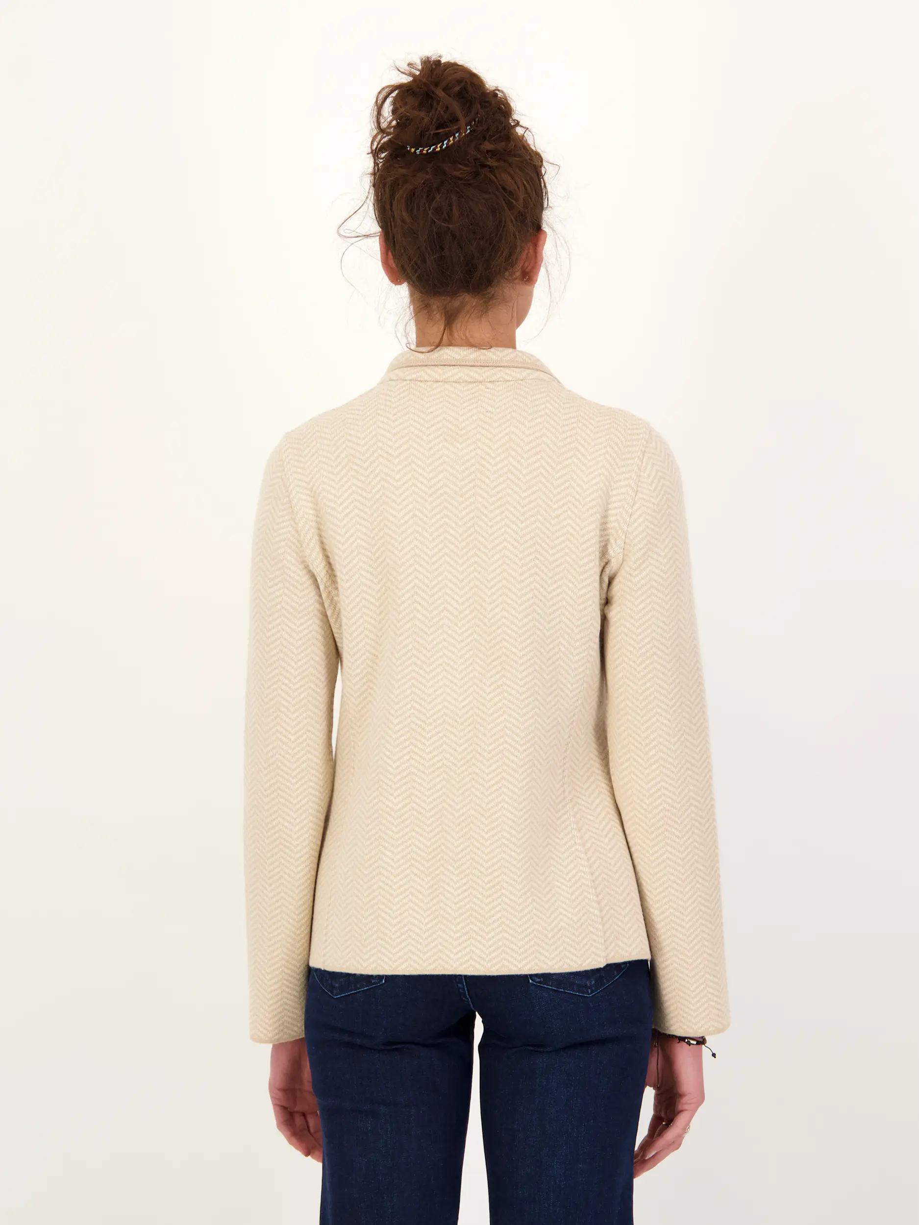 Strickblazer aus Wolle  - Artikel Rückseite getragen von einem Modell - Farbe: Beige