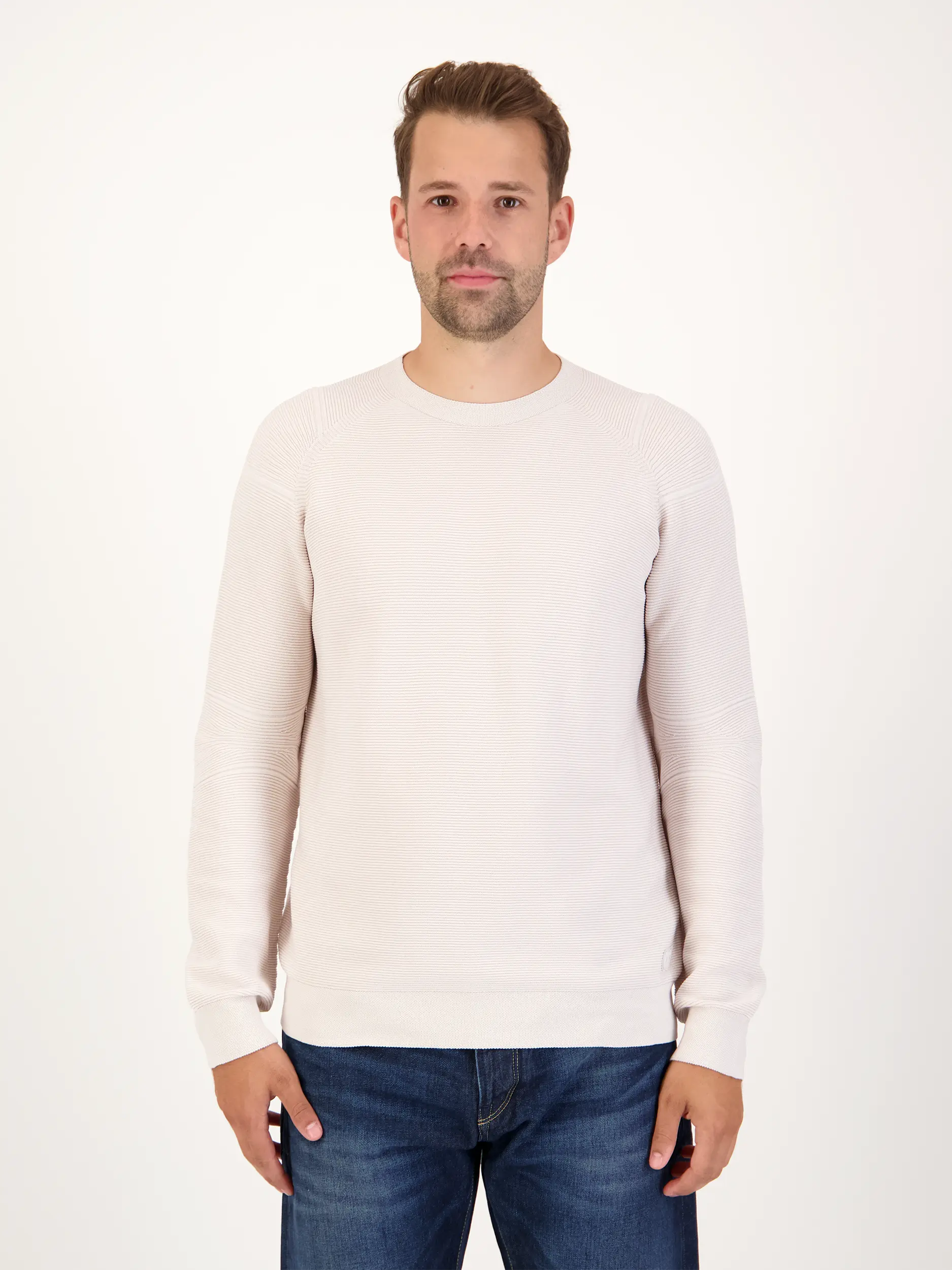 Pullover 'Fosop' - Artikel Vorderseite getragen von einem Modell - Farbe: Creme