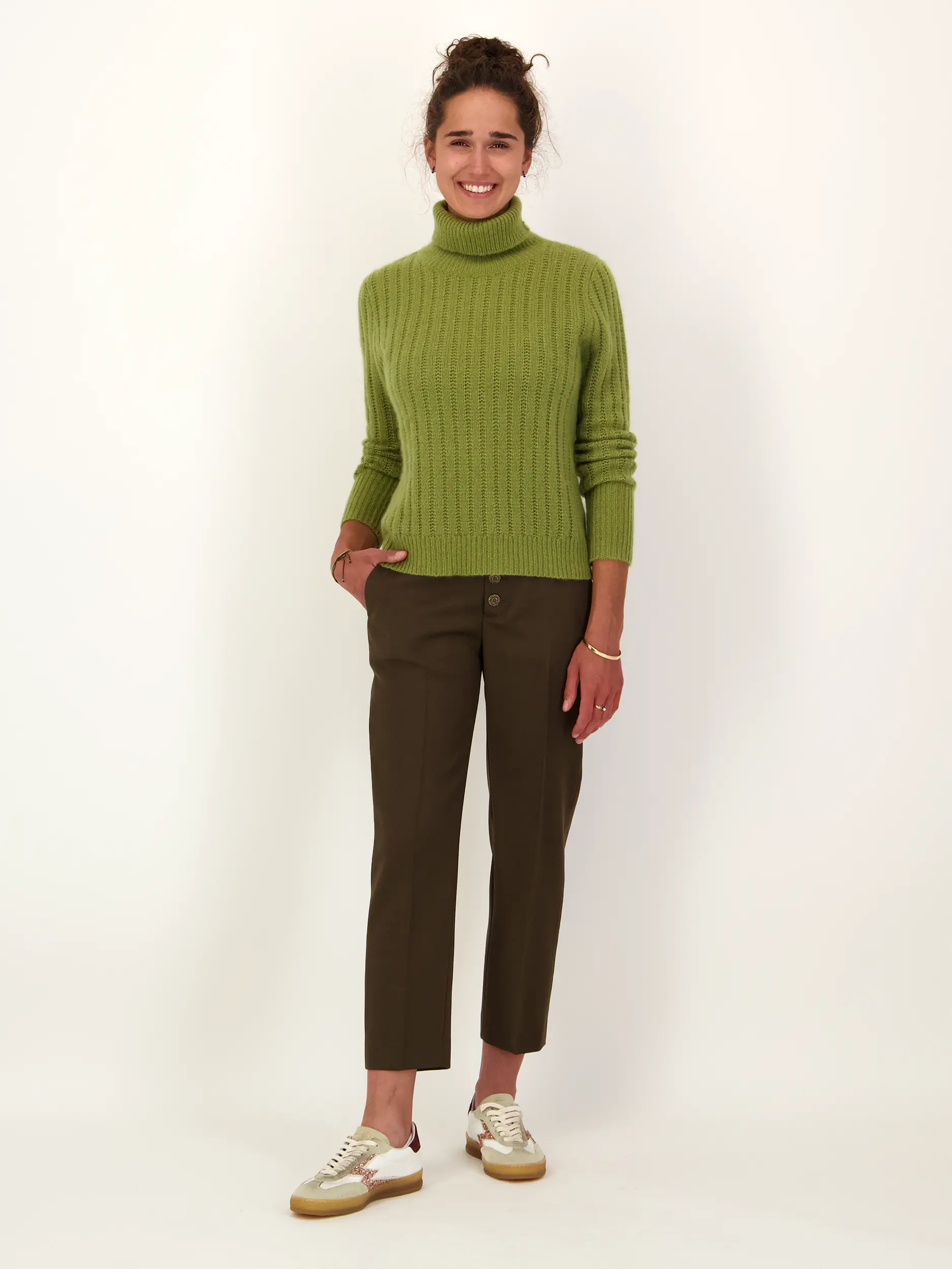 Wollhose 'Nima' - Artikel Teil eines Outfits getragen von einem Modell
