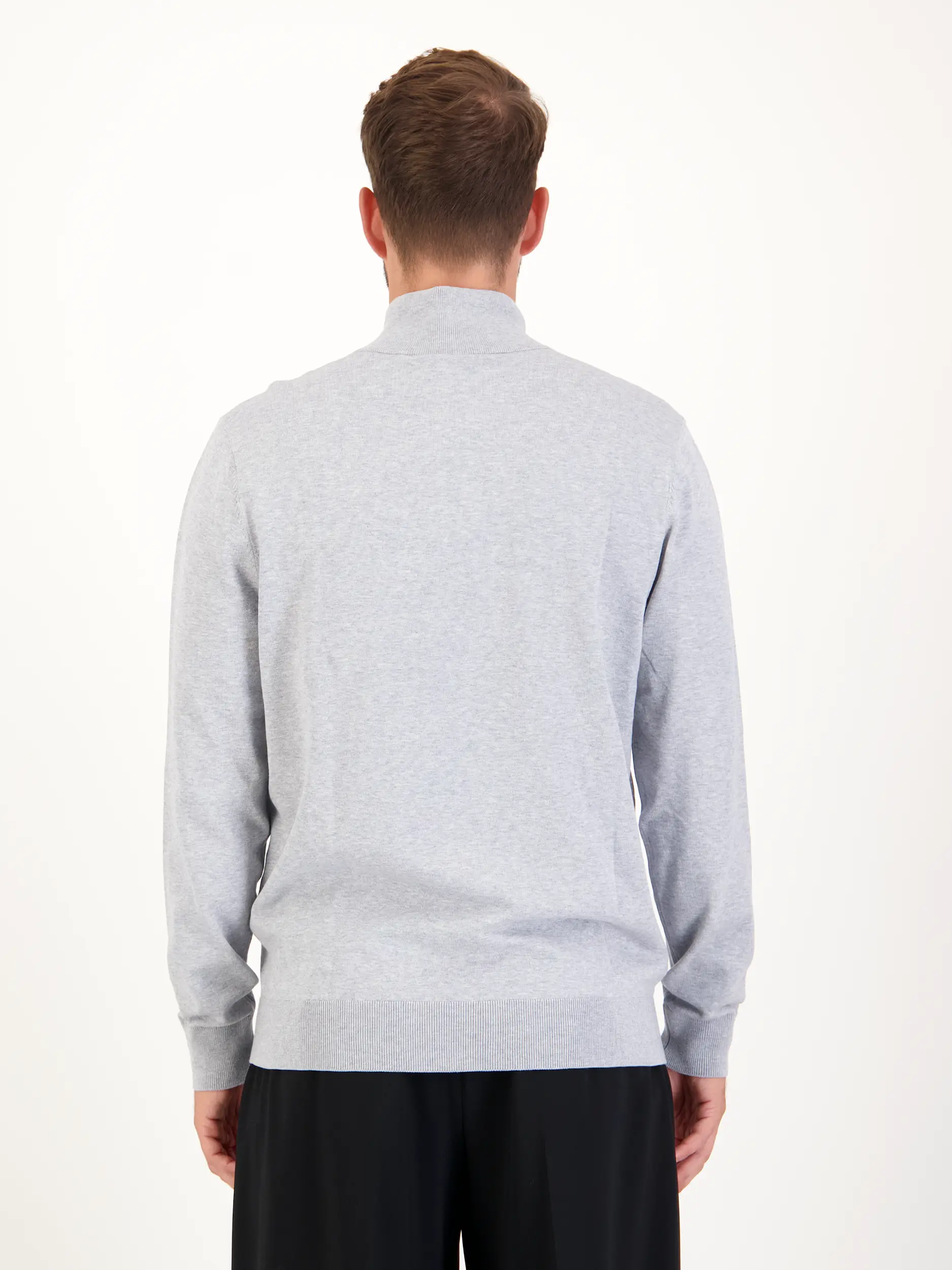 Pullover langarm - Artikel Rückseite getragen von einem Modell - Farbe: Grau