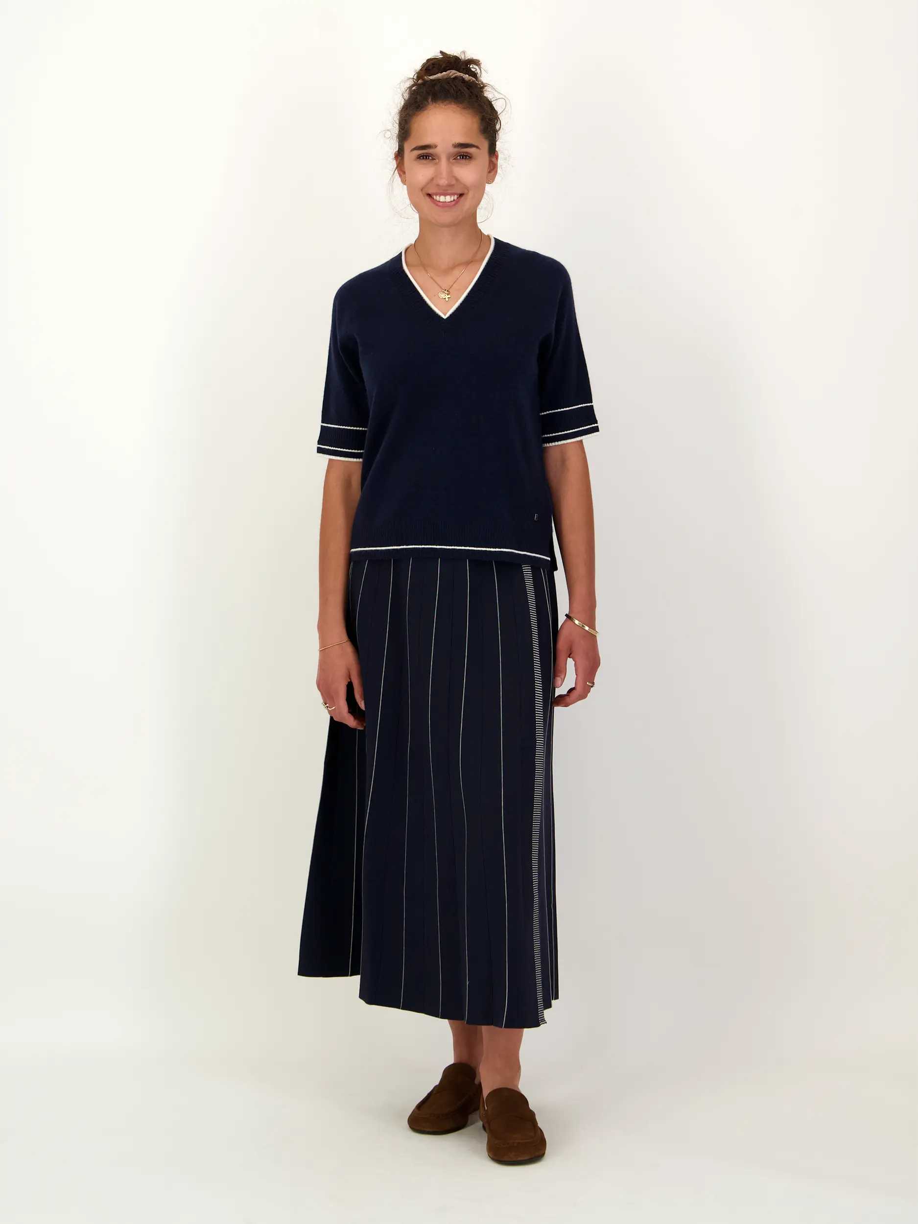 Pullover 'Chiri' aus Wolle 3/4-Arm - Artikel Teil eines Outfits getragen von einem Modell - Farbe: Blau